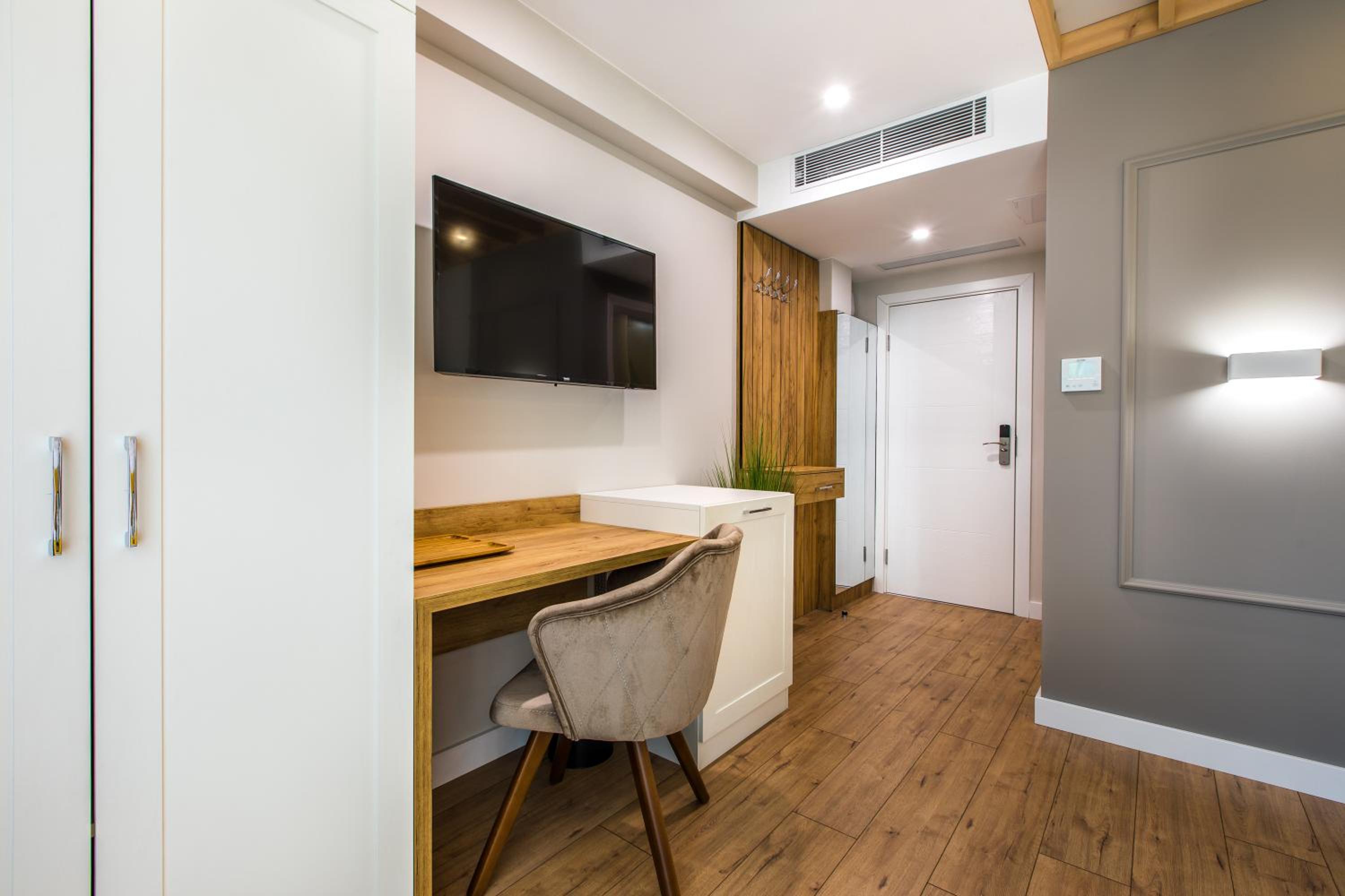 Deluxe Double Room - Ground Floor - Photo 4