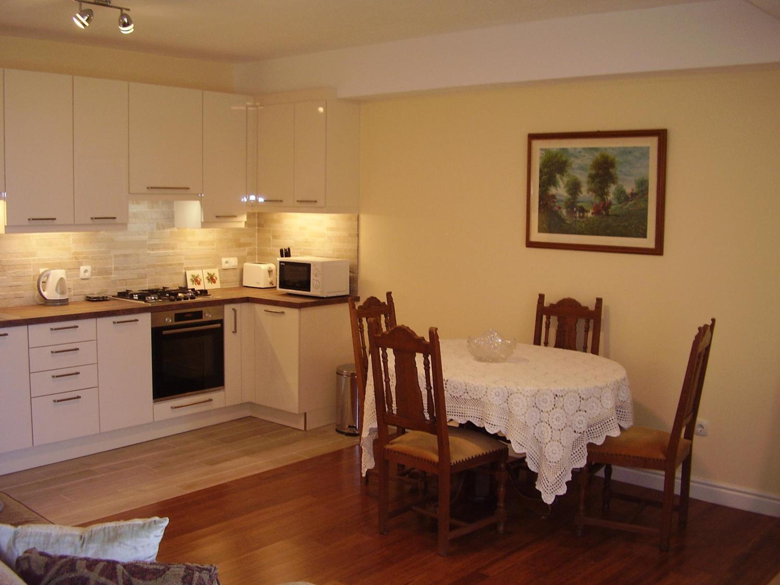 One-Bedroom Apartment photo 2