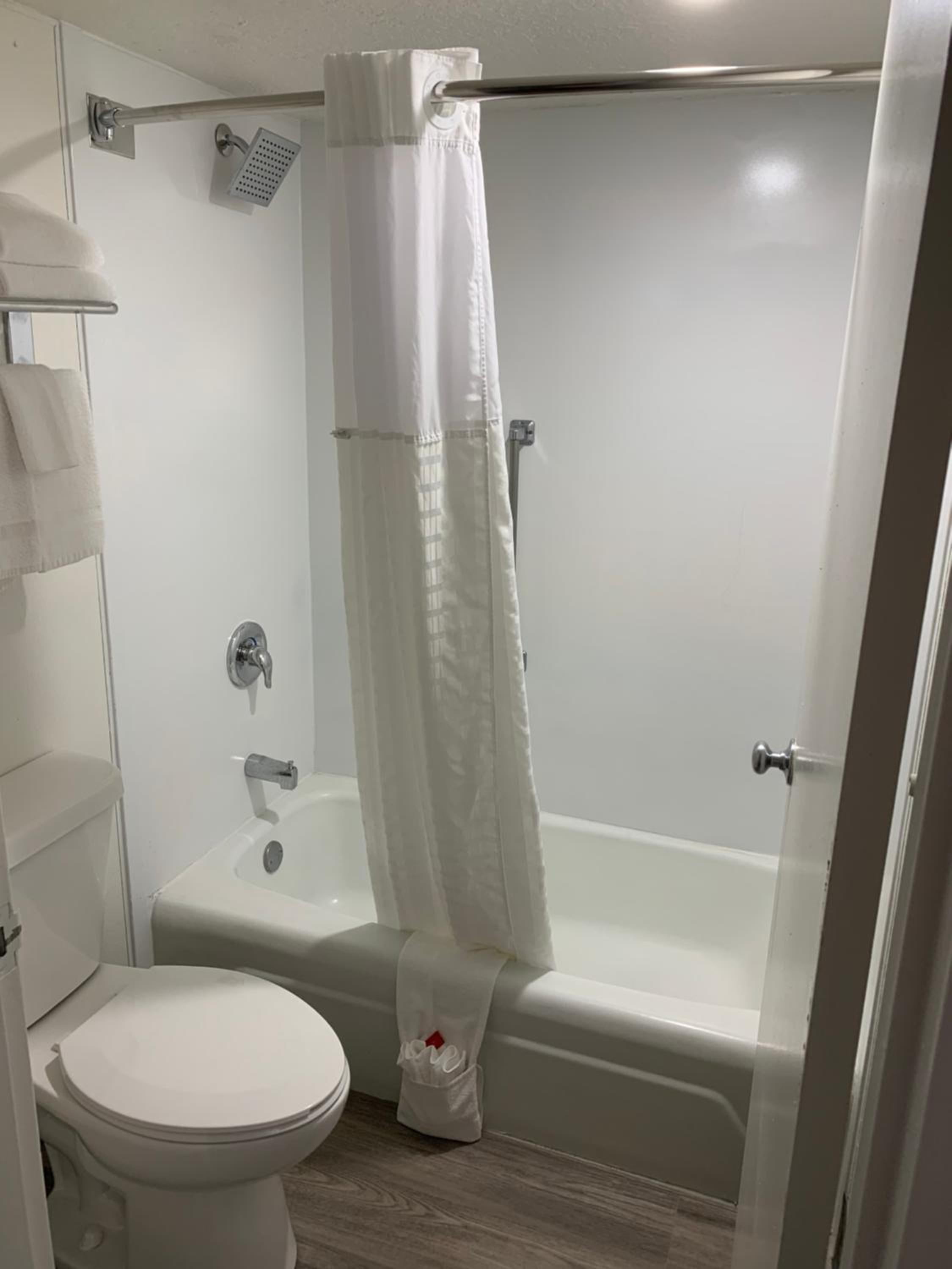 King Room - Mobility Access/Non-Smoking - Photo 7