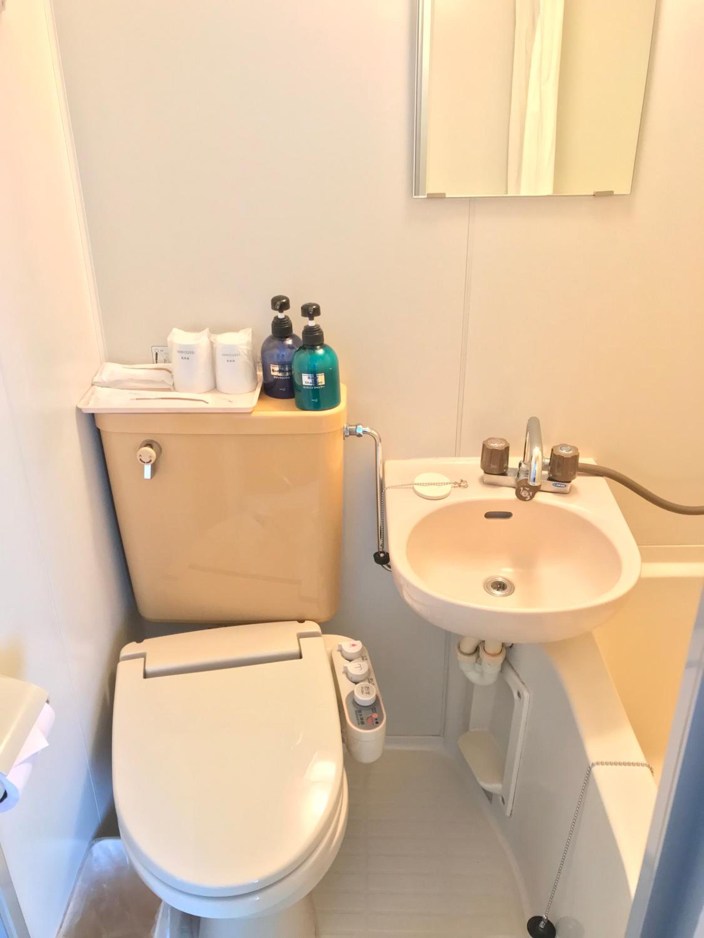 Twin Room - Non-Smoking - Photo 4