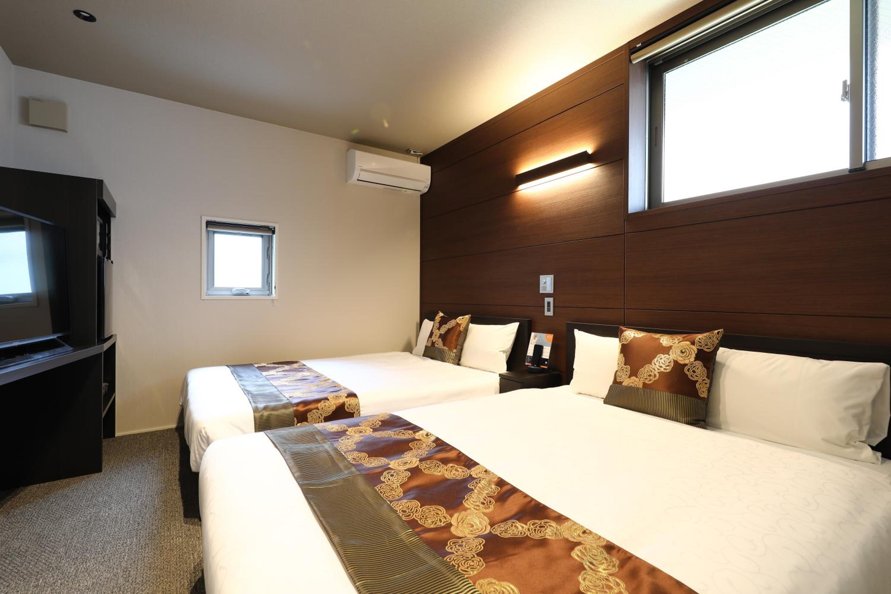 Standard Twin Room - Photo 2