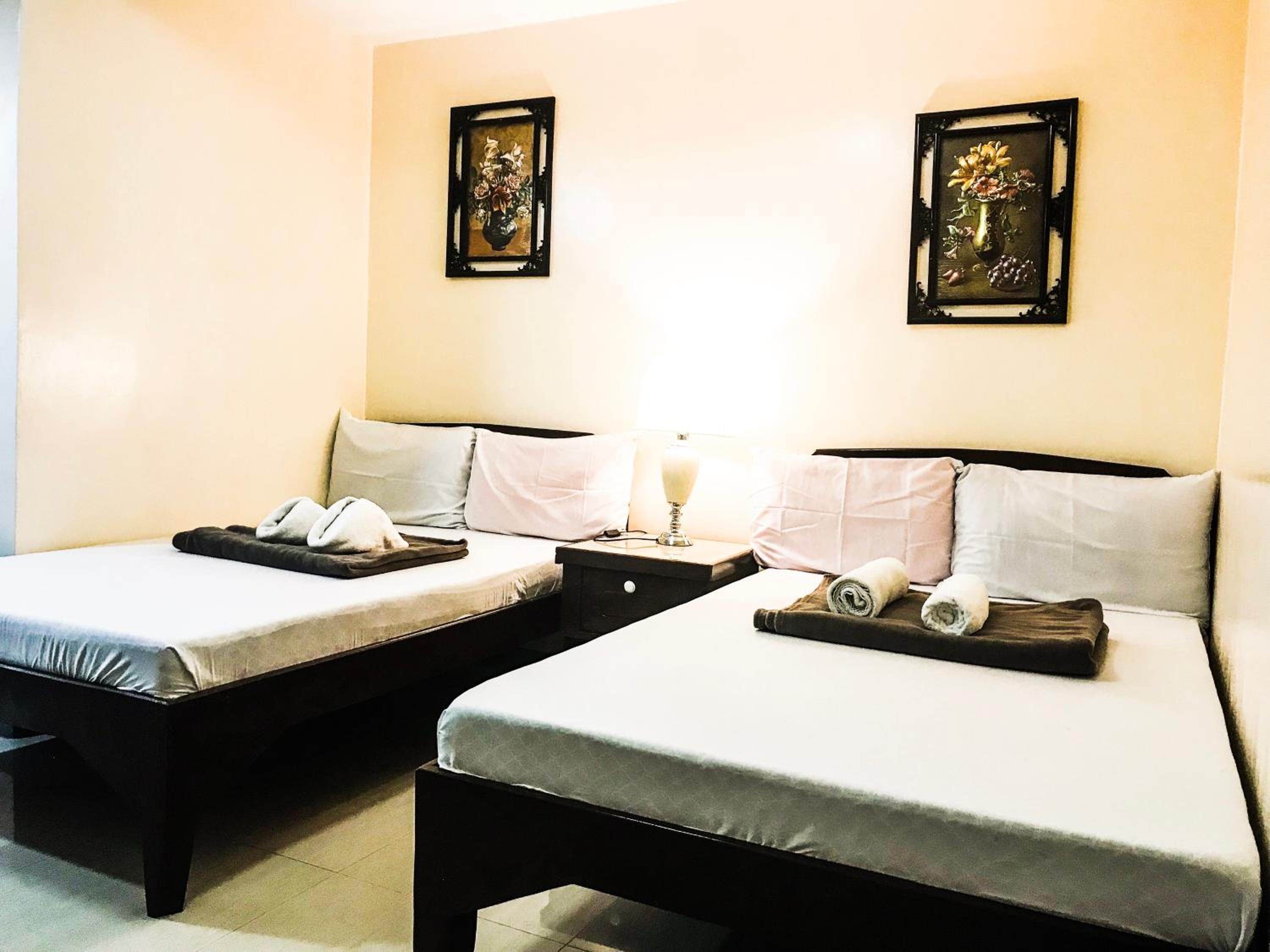 Family Double Room - Photo 16