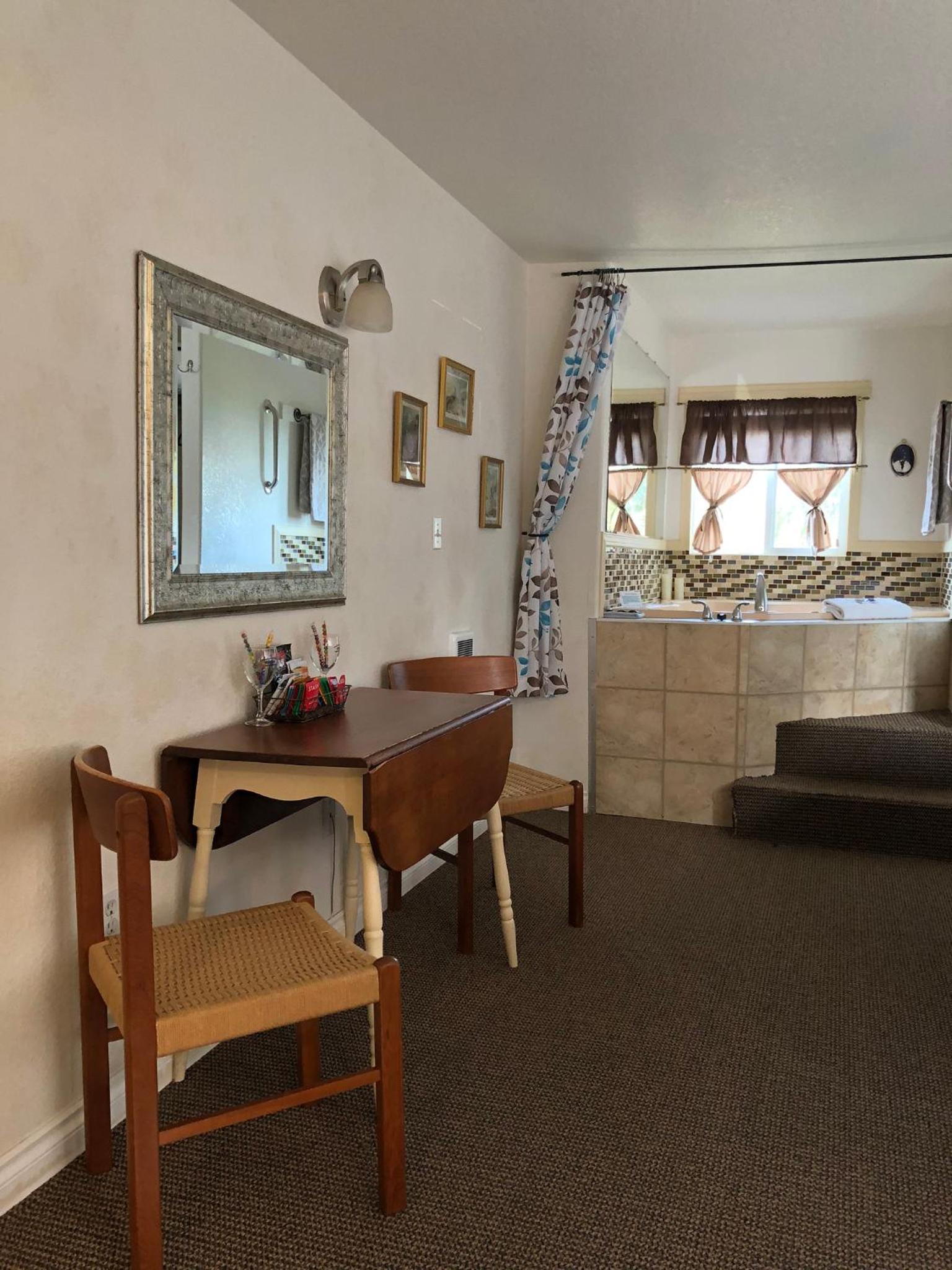 Queen Room with Spa Bath photo 2