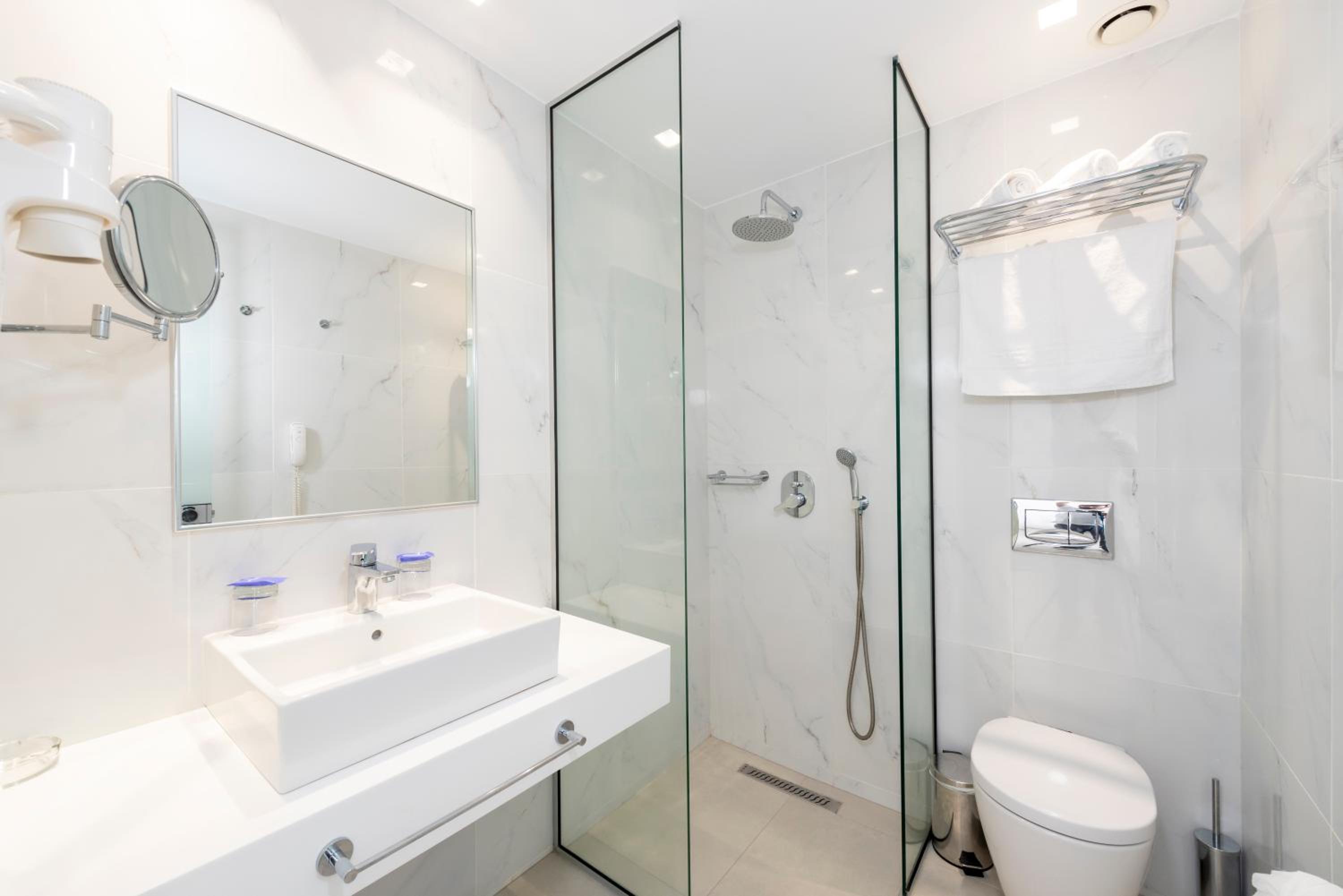 Premium Suite - Photo 4
