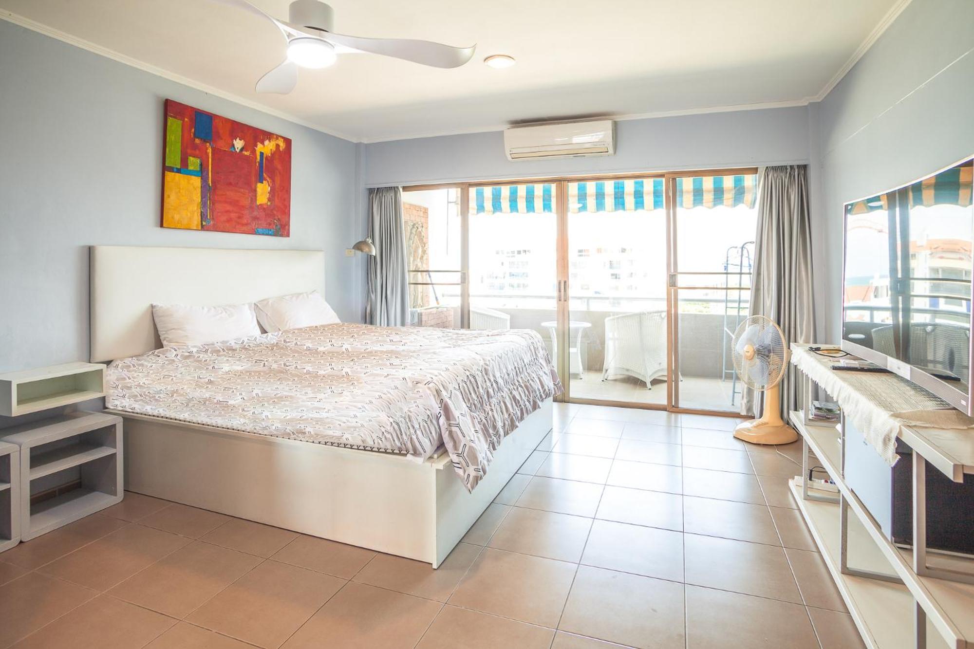 Superior One-Bedroom Apartment with Balcony and Sea View - High Floor