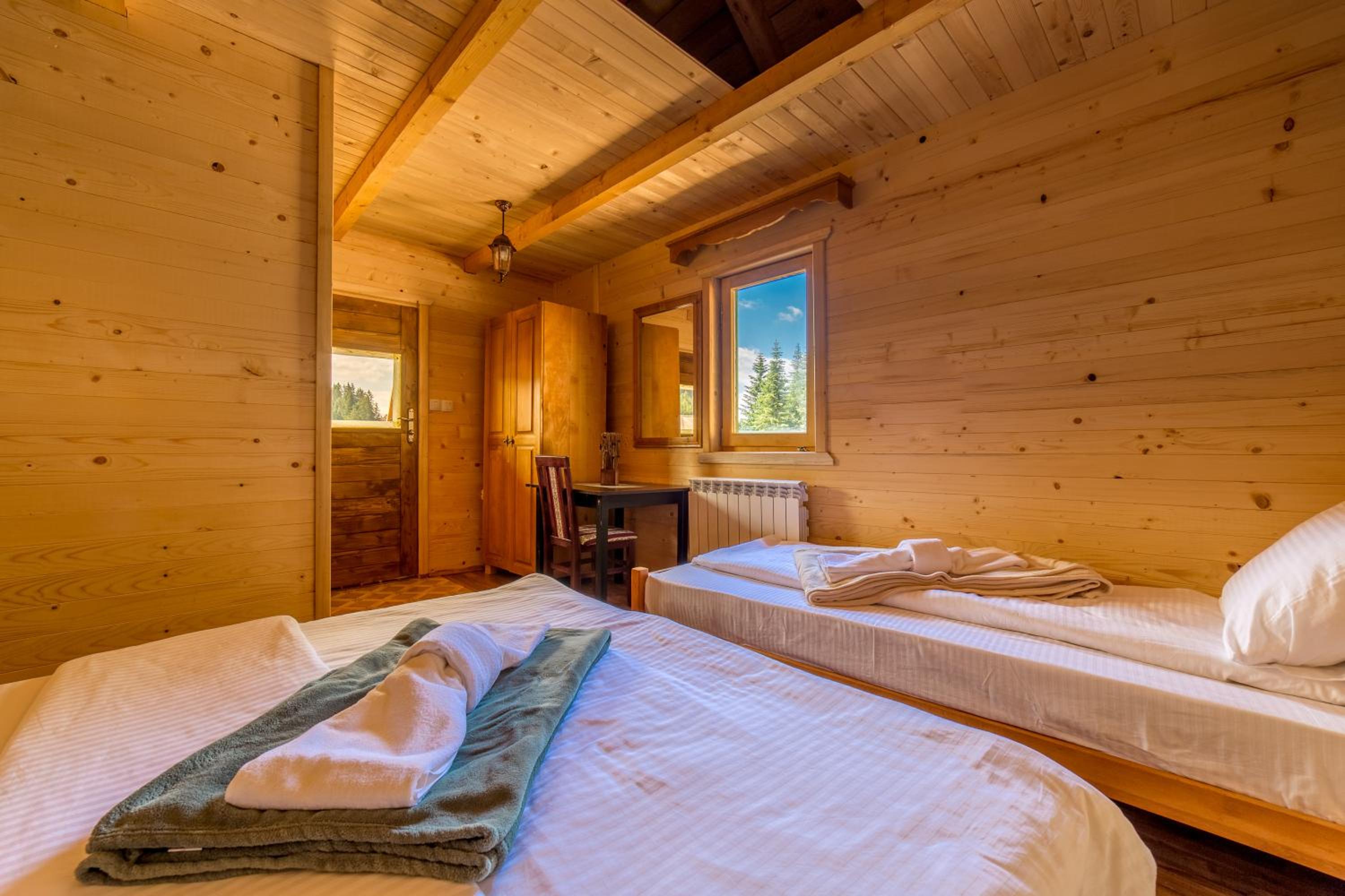 Triple Room with Private Bathroom - Photo 12