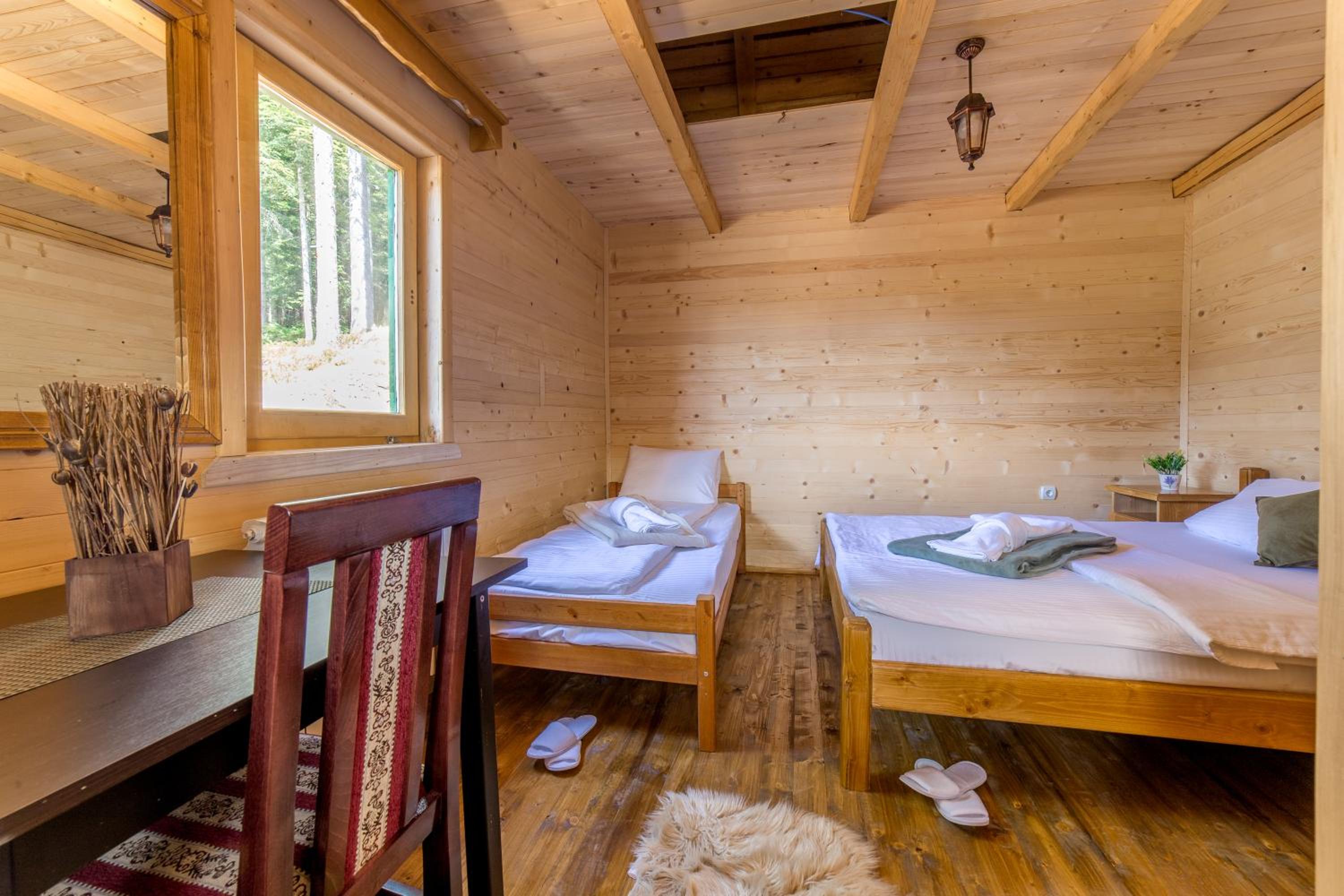 Triple Room with Private Bathroom - Photo 14