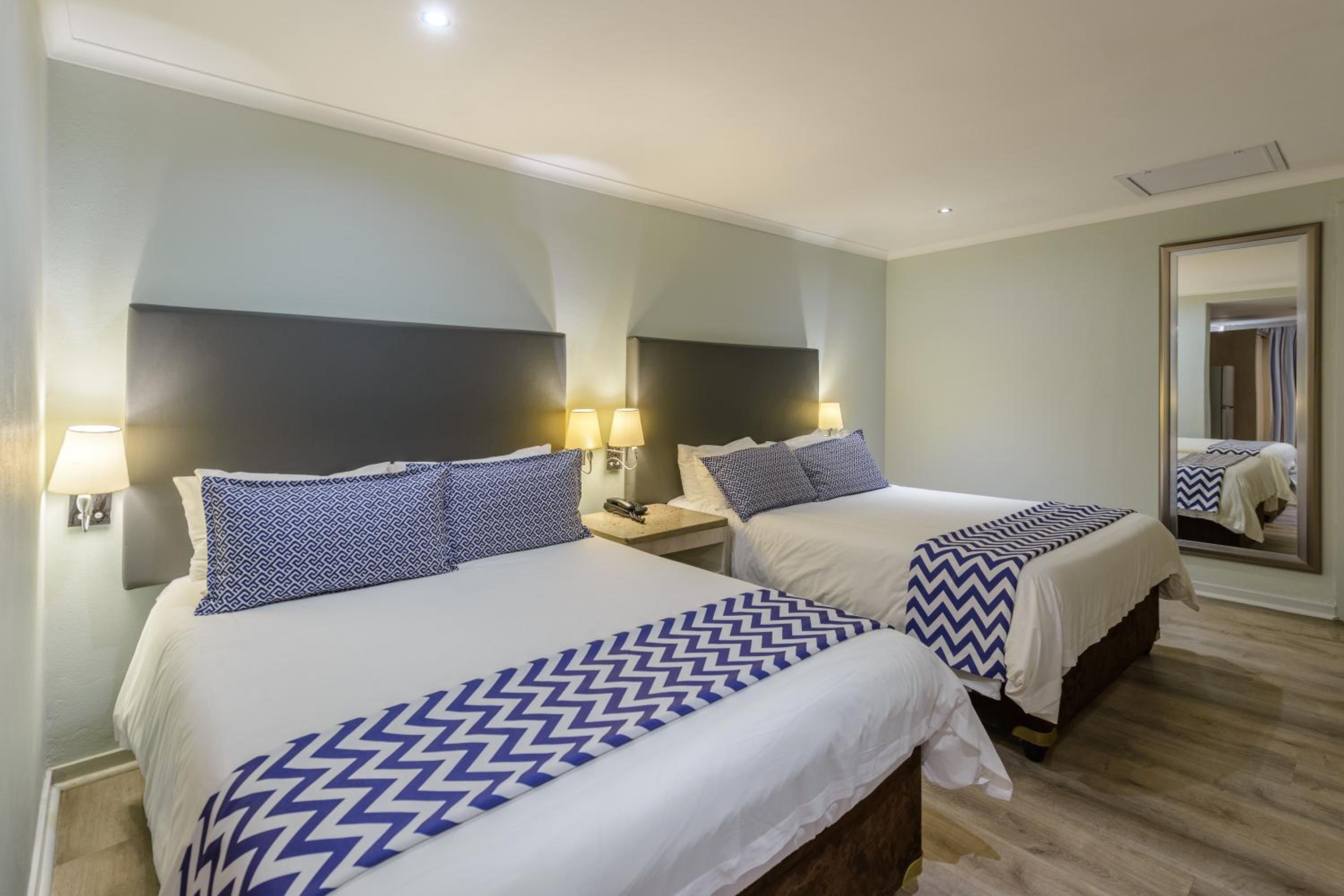 Deluxe Quadruple Room with Sea View photo 1