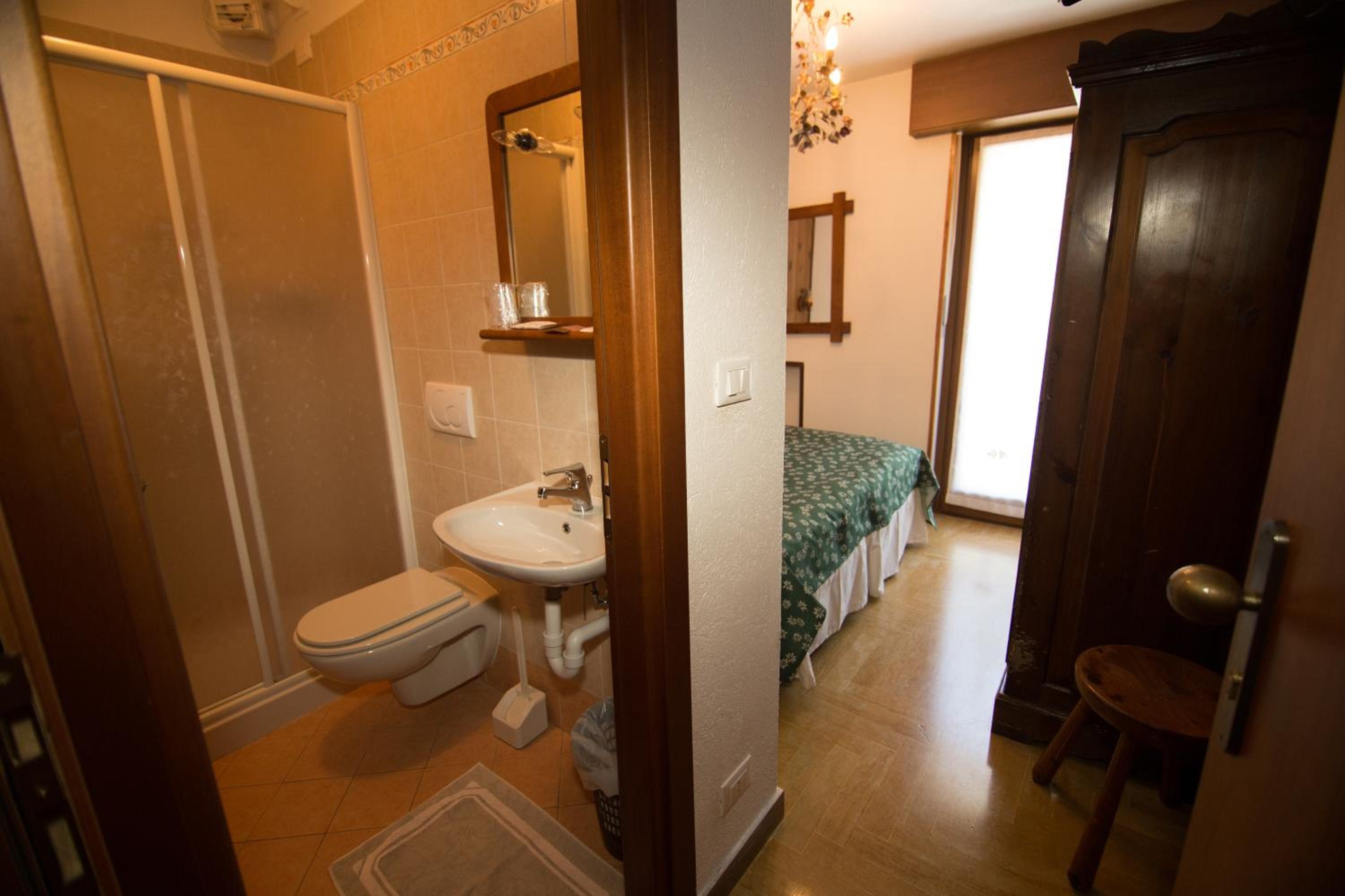 Small Double Room photo 2