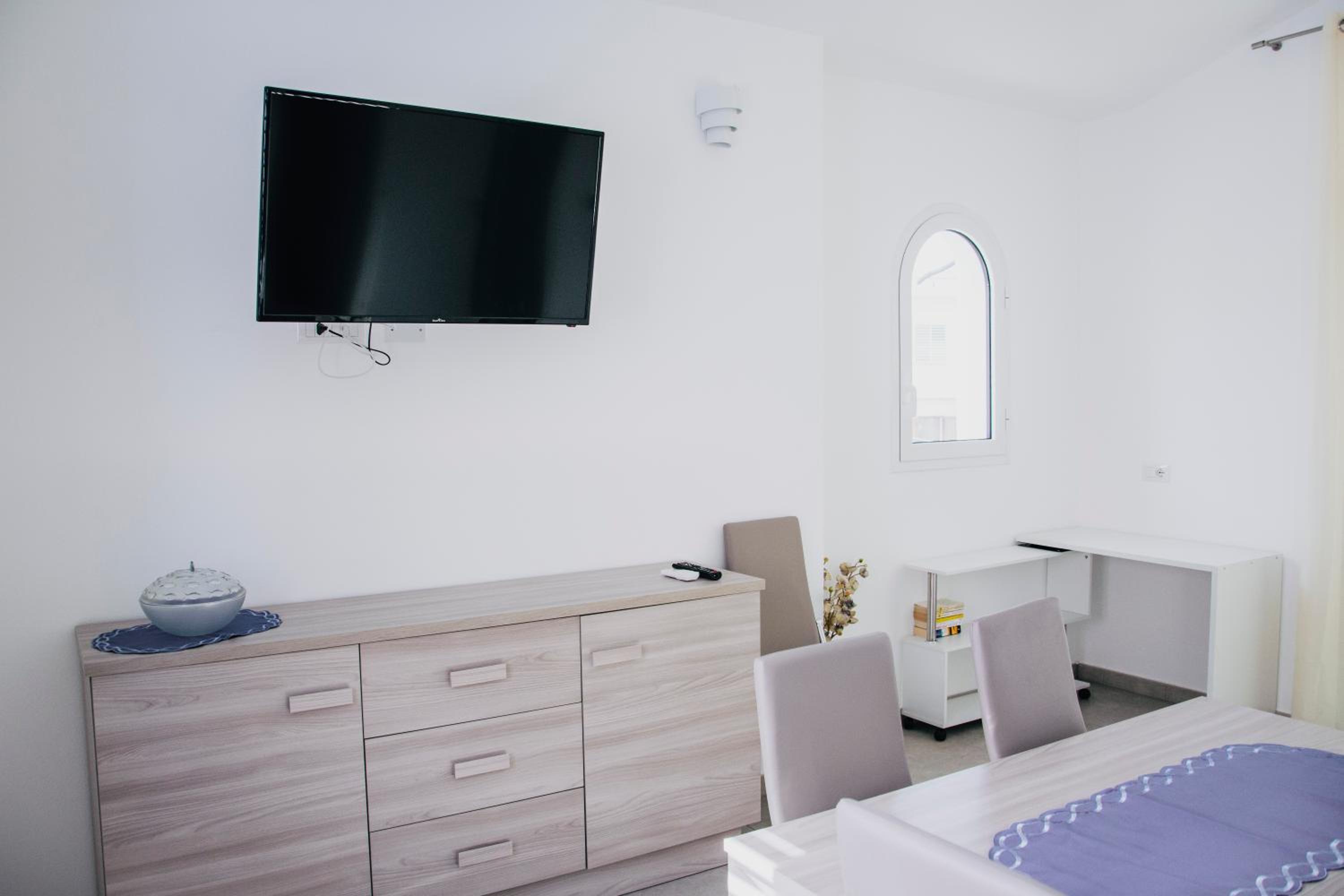 Three-Bedroom Apartment - Photo 11