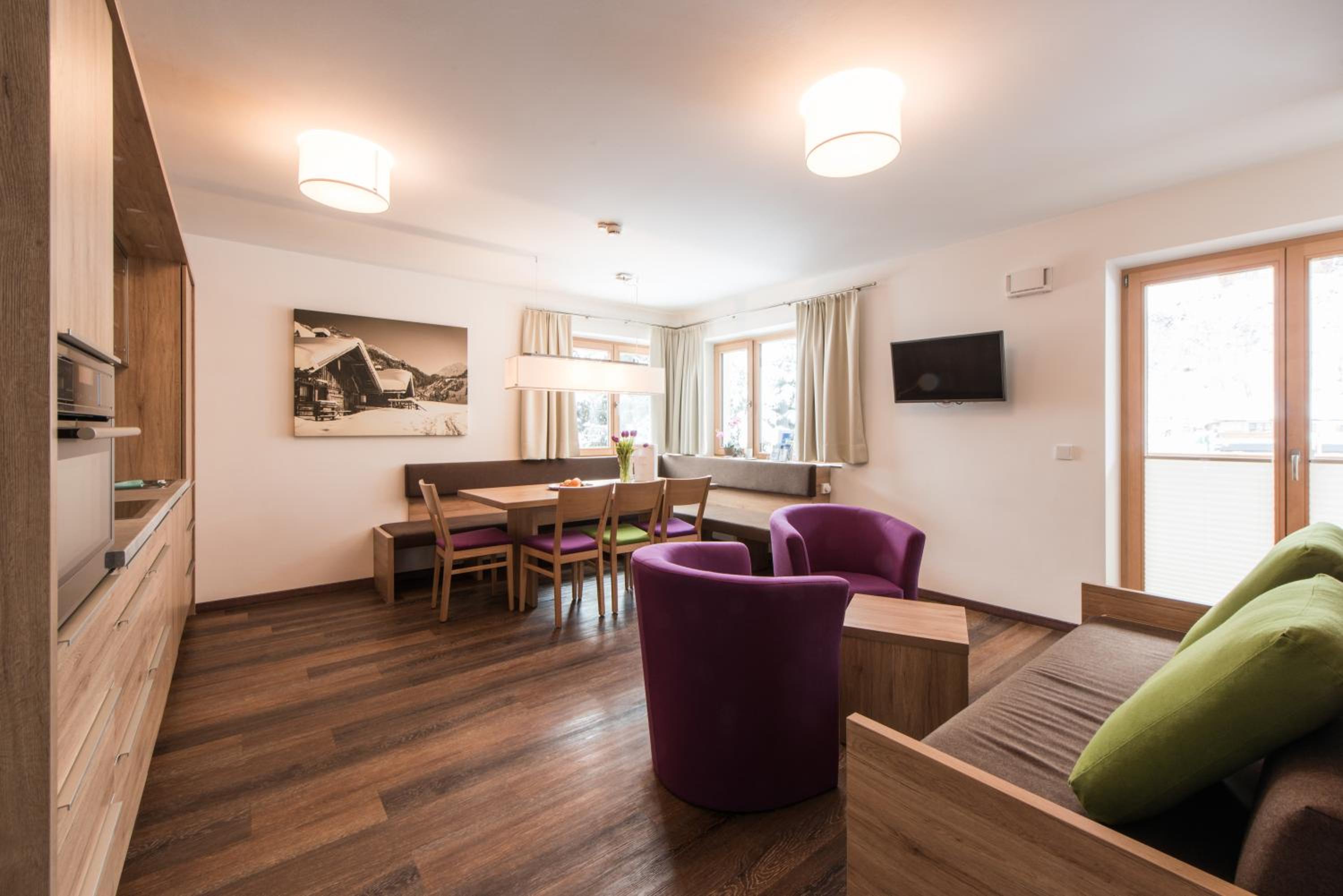 Two-Bedroom Apartment with Balcony and Sauna