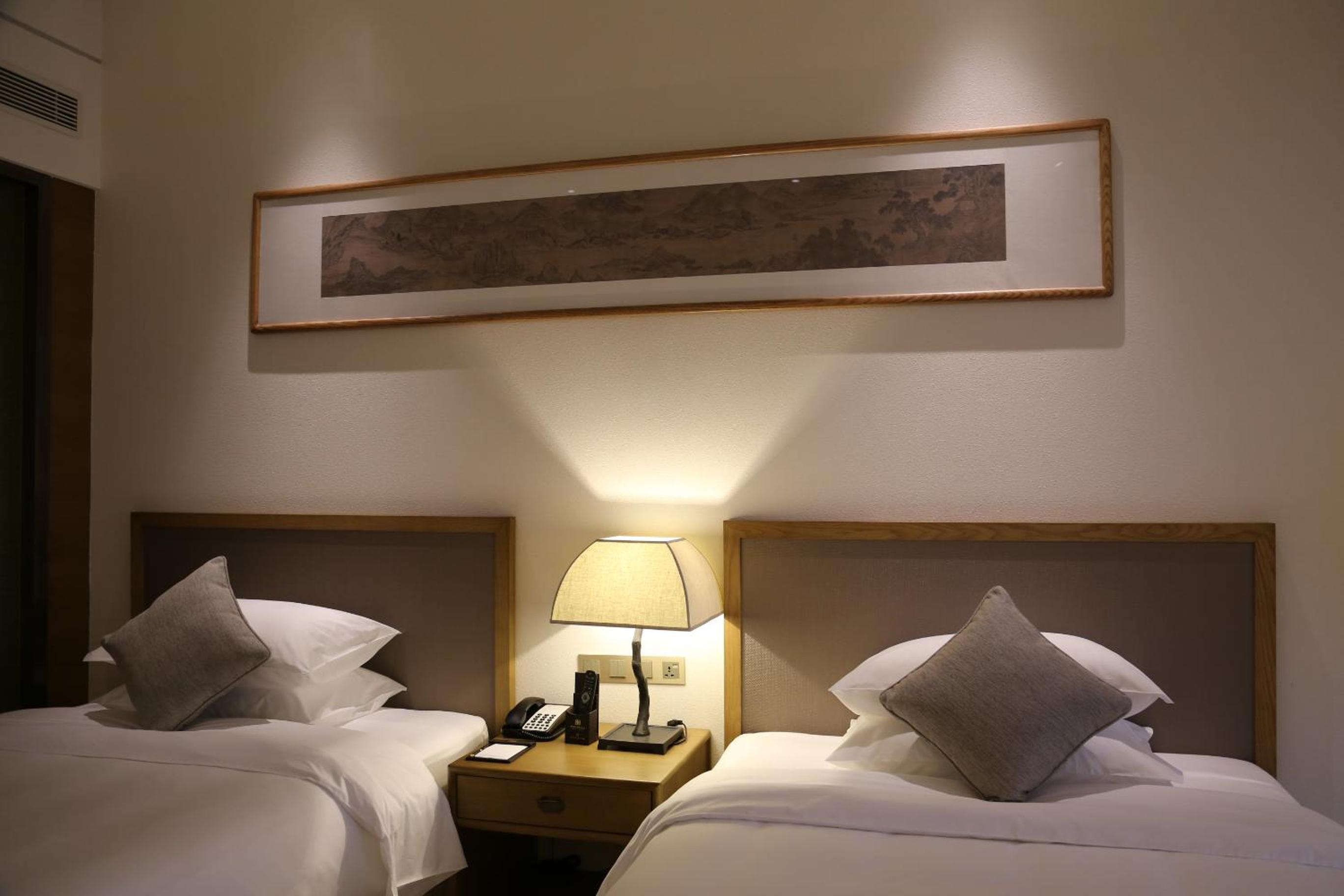 Deluxe Double Room - Non Smoking Non Wine Vegetarian, marriage certificate is required if accommodating with heterosexual 