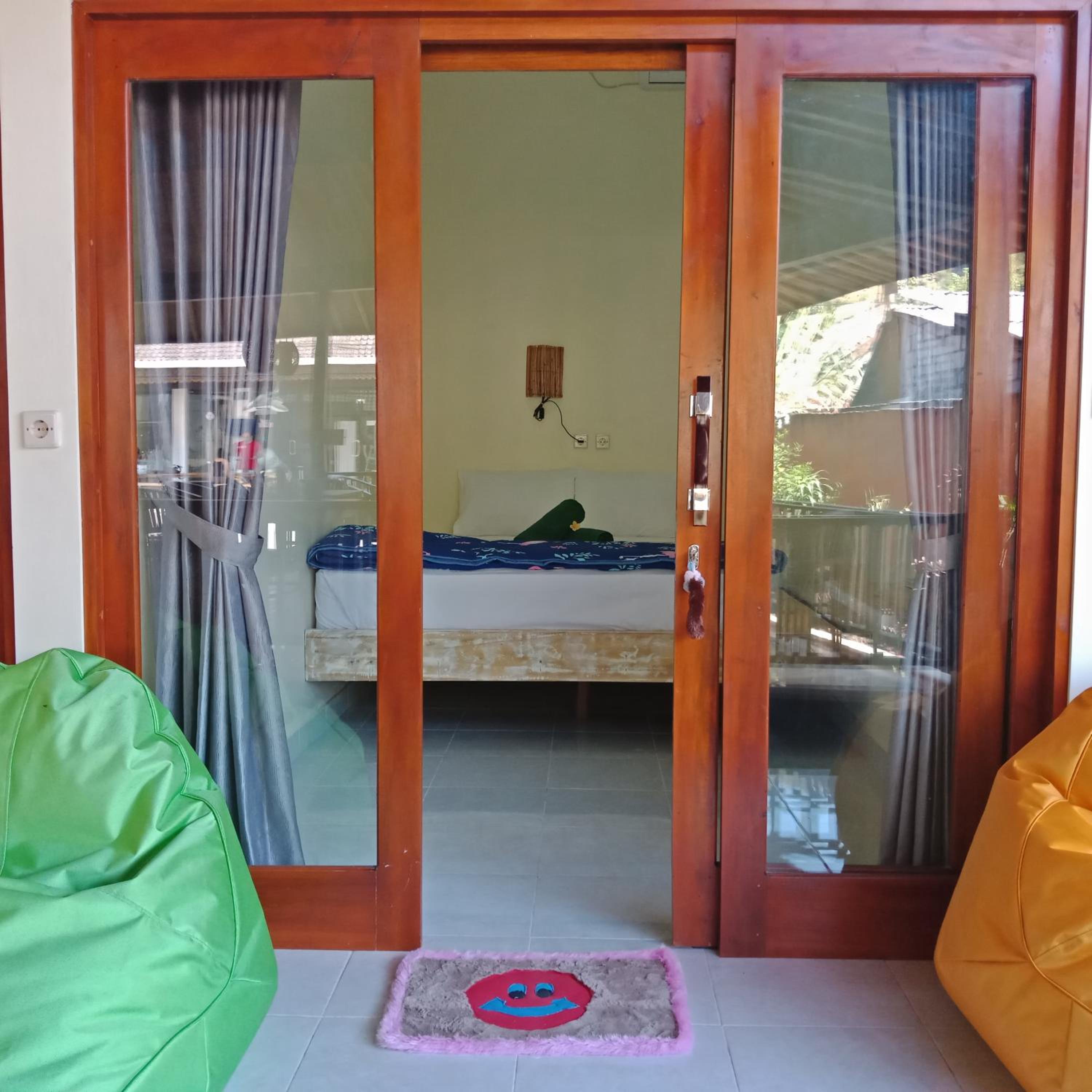 Double Room with Shared Bathroom photo 3