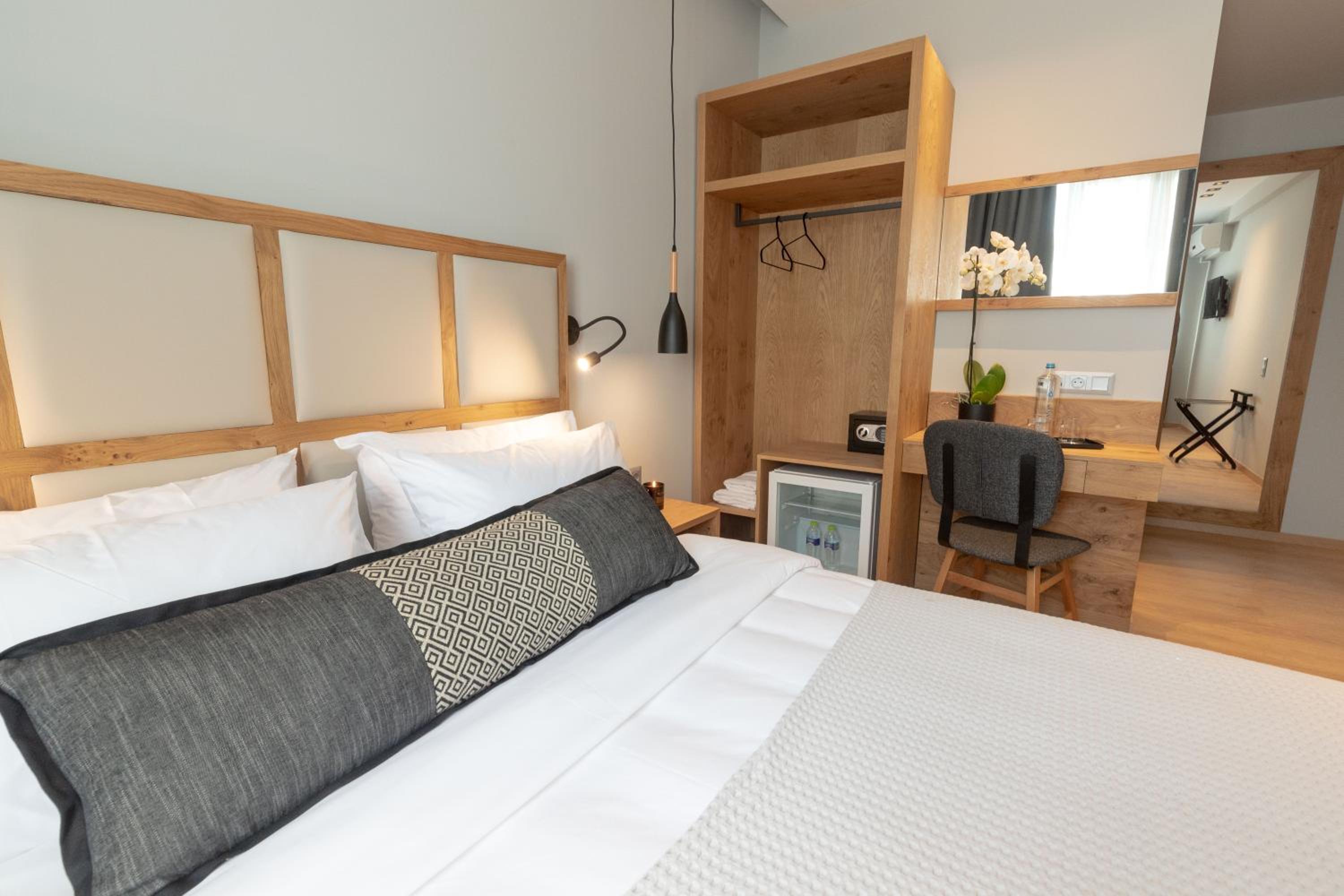 Double Room - Disability Access photo 2