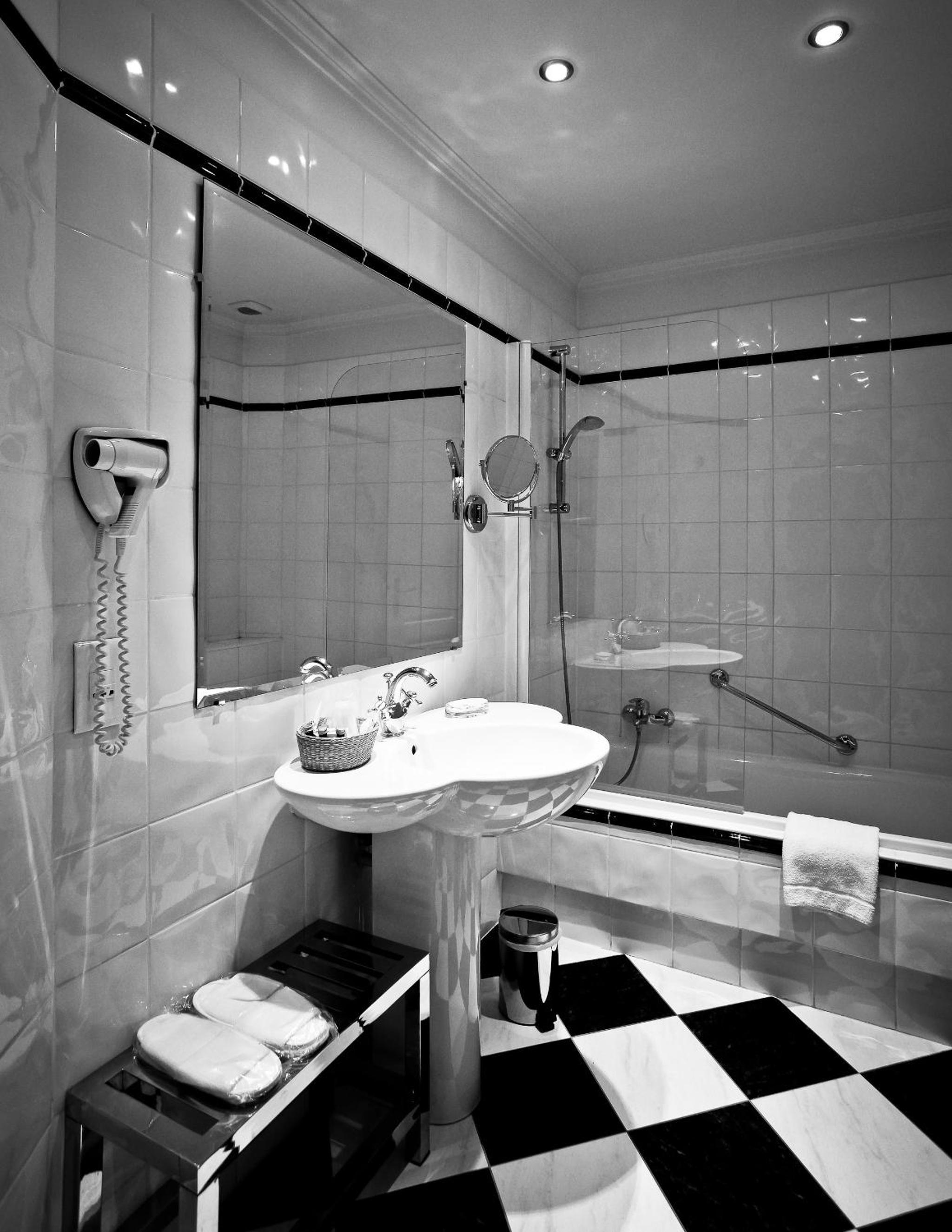 Superior Double Room - Photo 17
