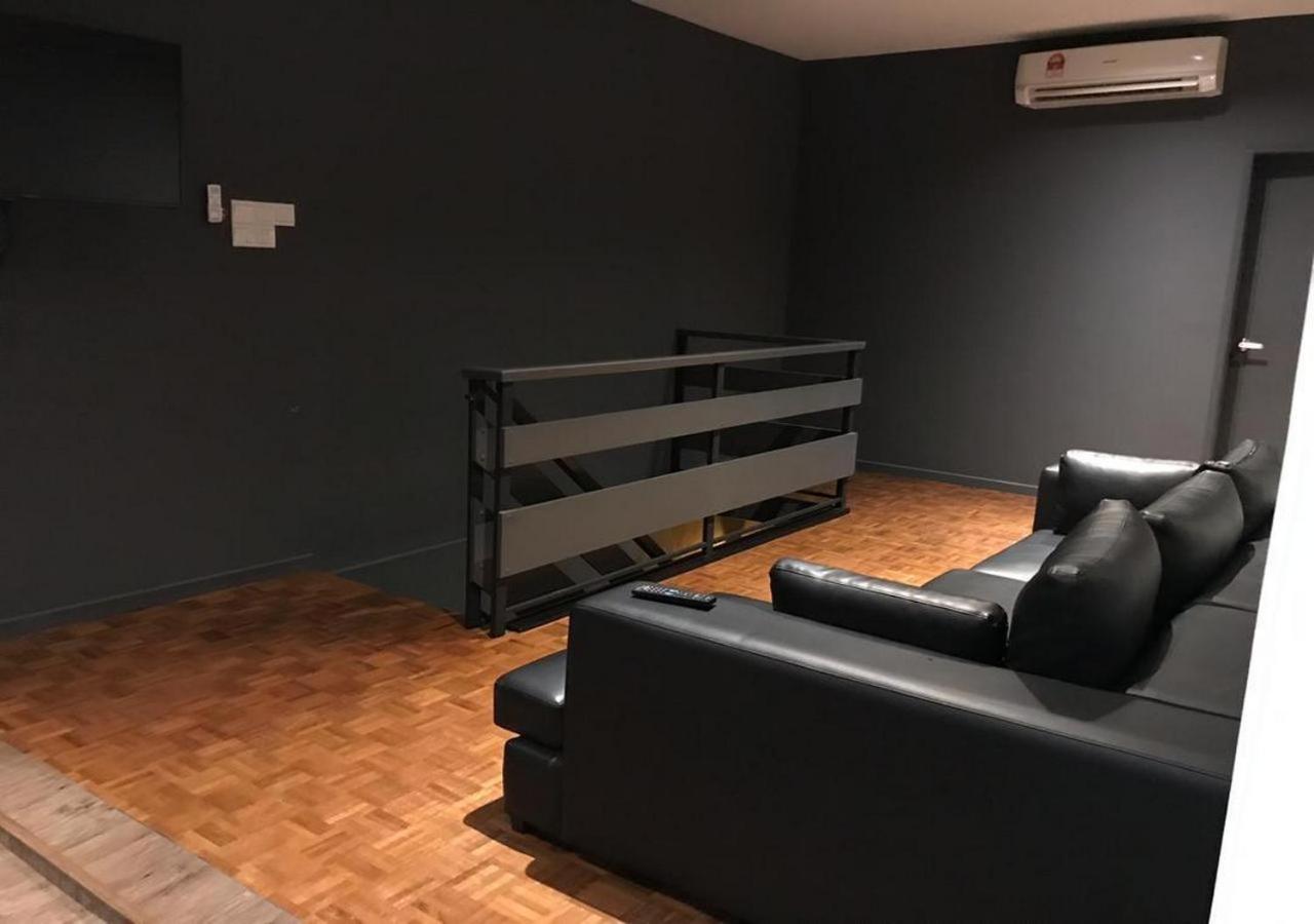 Three-Bedroom Apartment photo 2