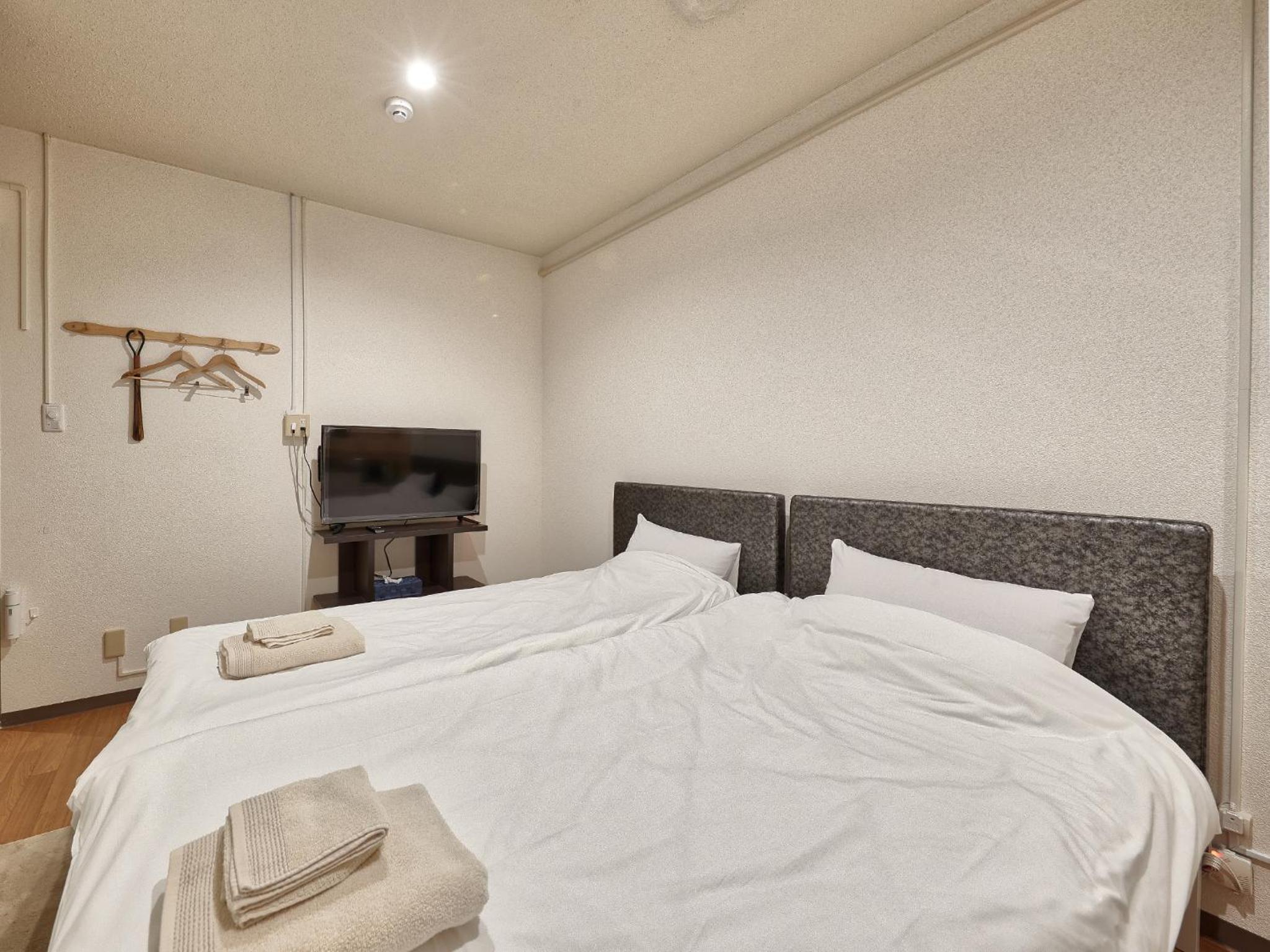 Twin Room - Photo 1