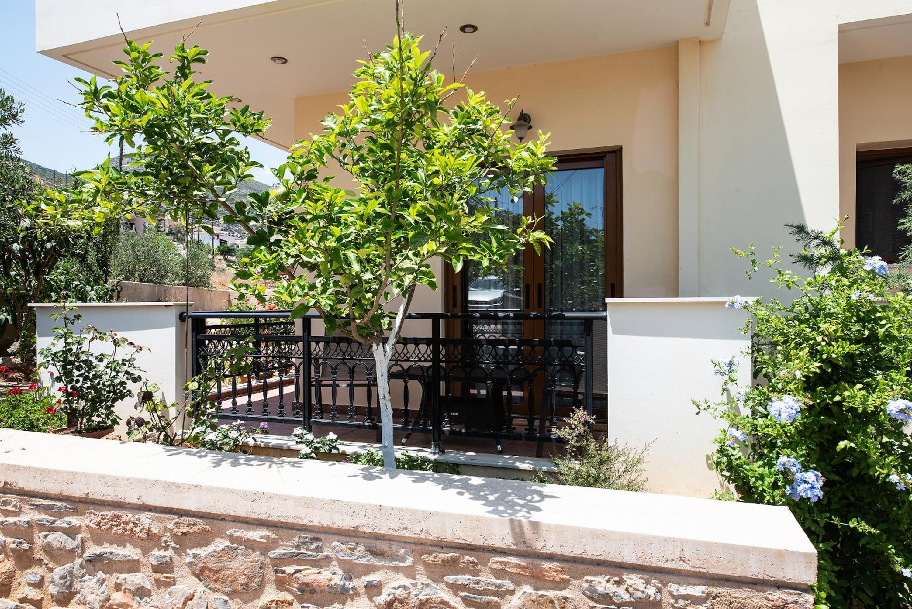 Suite with Balcony - Photo 11
