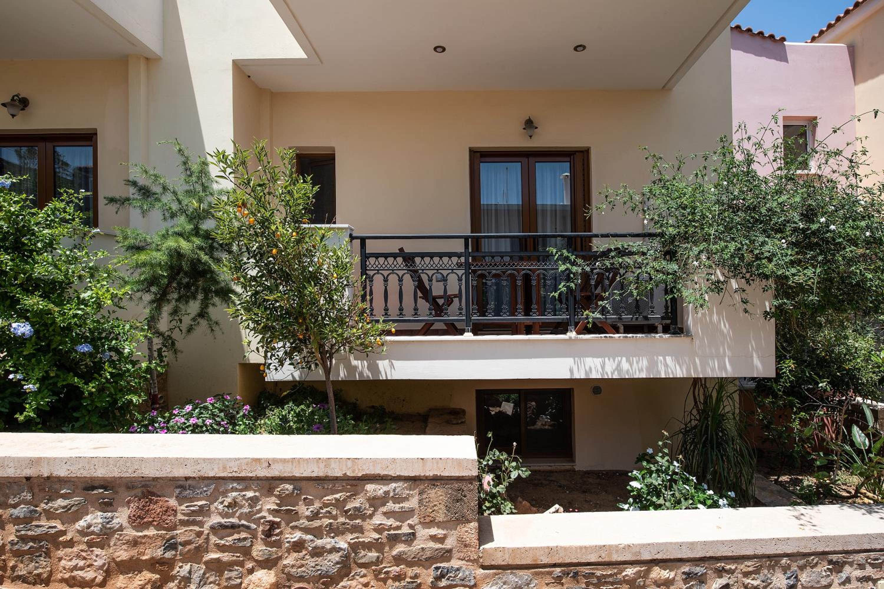Suite with Balcony - Photo 10