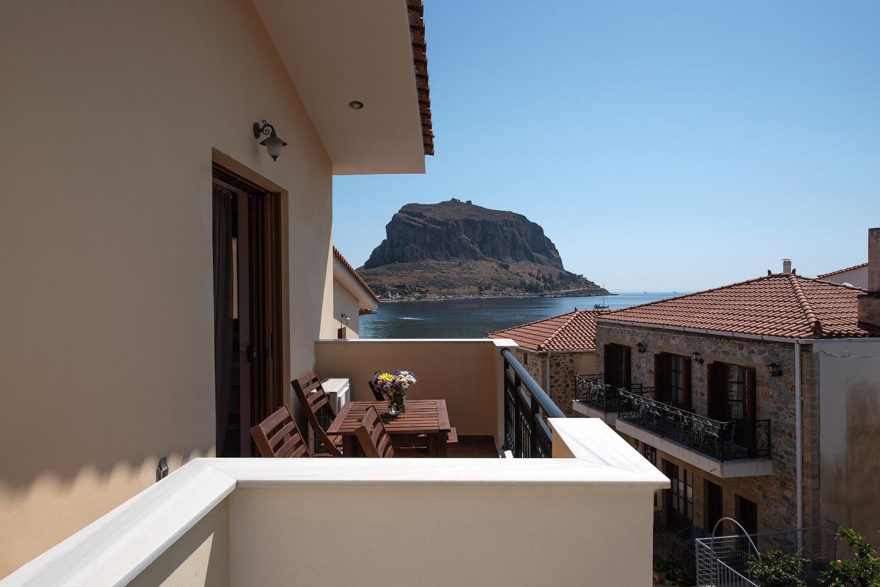 Suite with Sea View - Photo 8