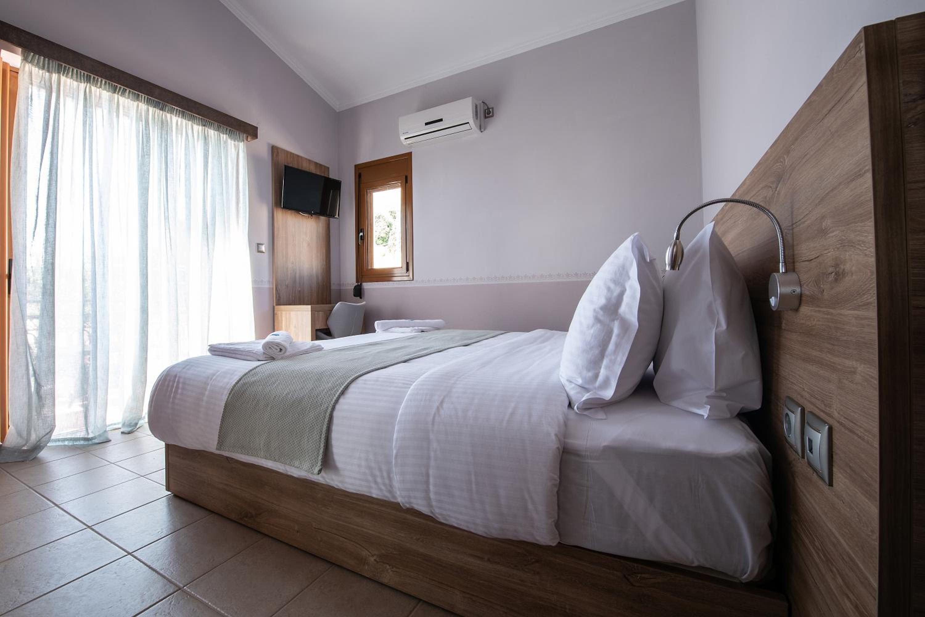 Suite with Sea View - Photo 3