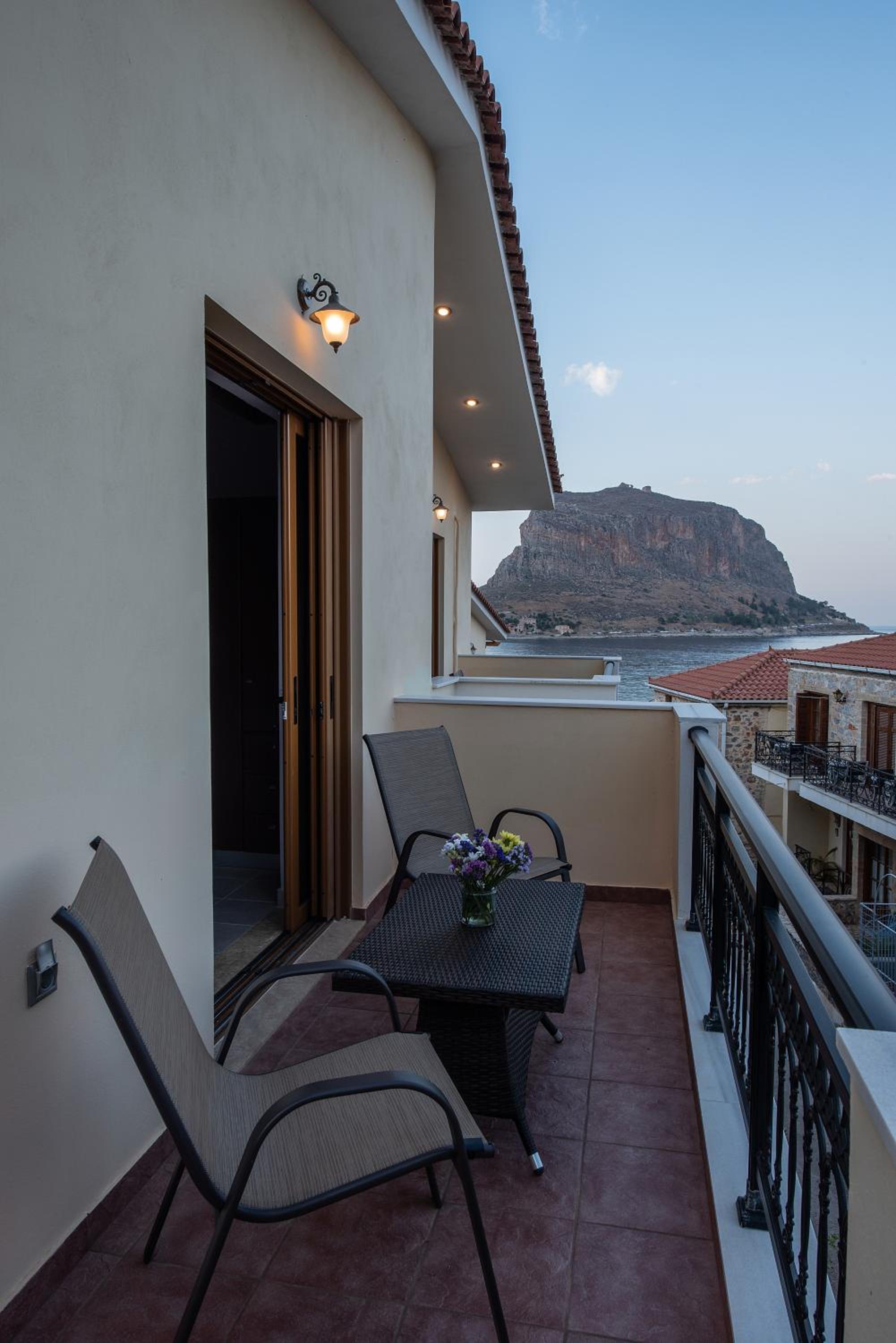 Suite with Sea View - Photo 7