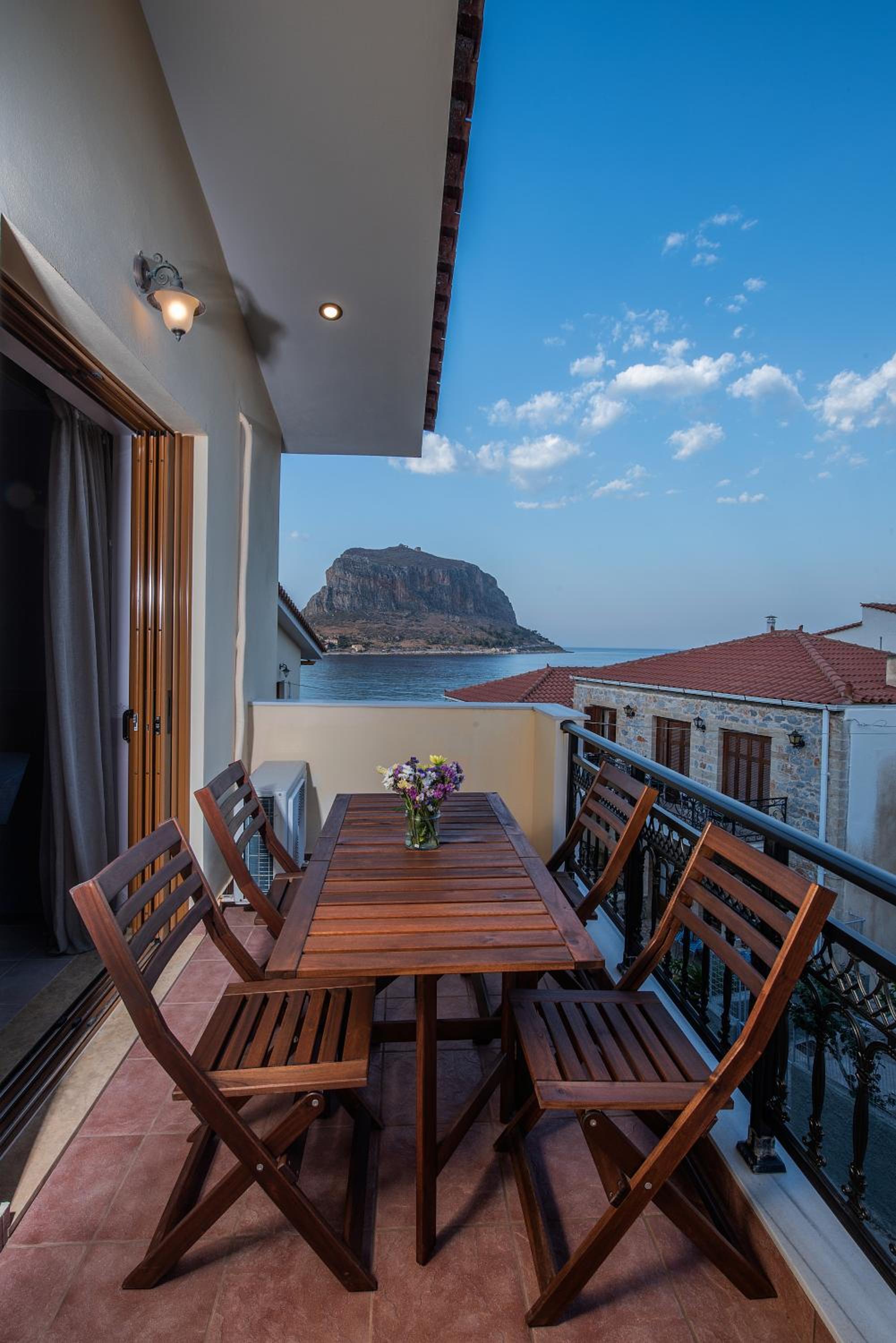 Suite with Sea View - Photo 2