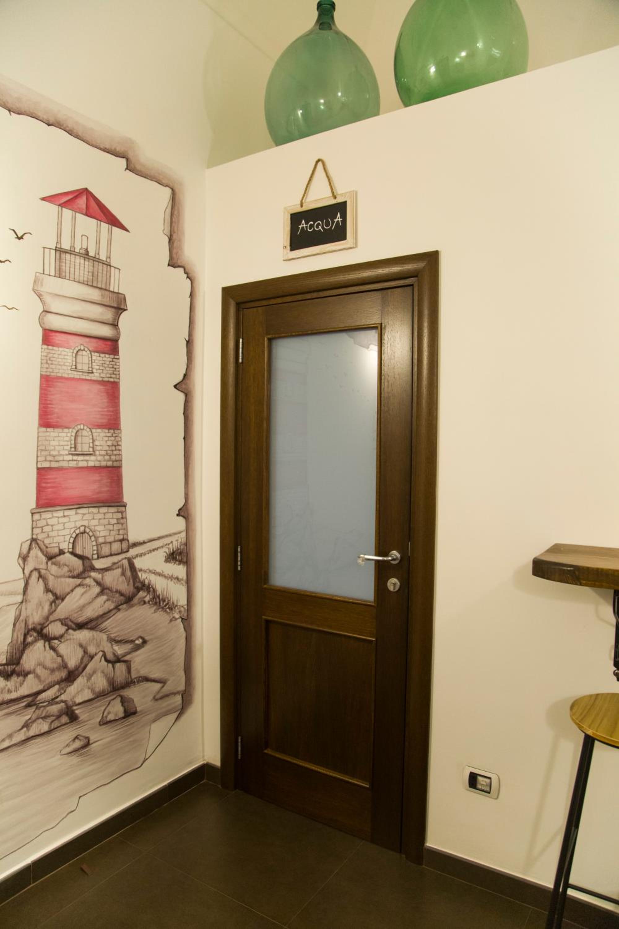 Deluxe King Room - Photo 7