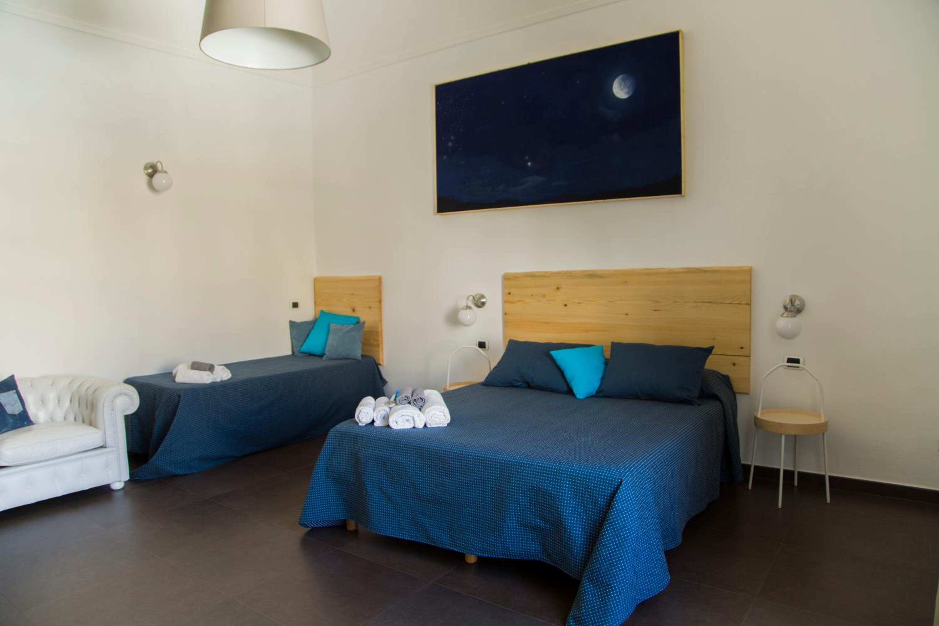 Deluxe King Room - Photo 1