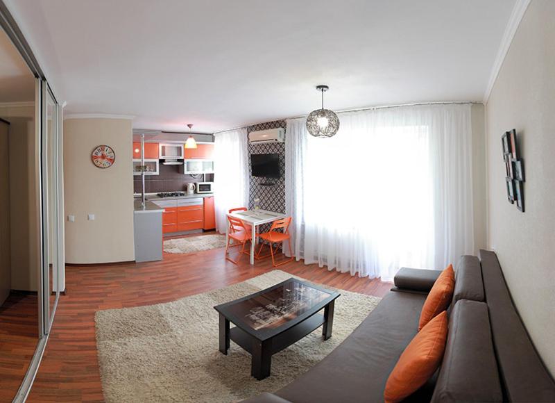One-Bedroom Apartment photo 1