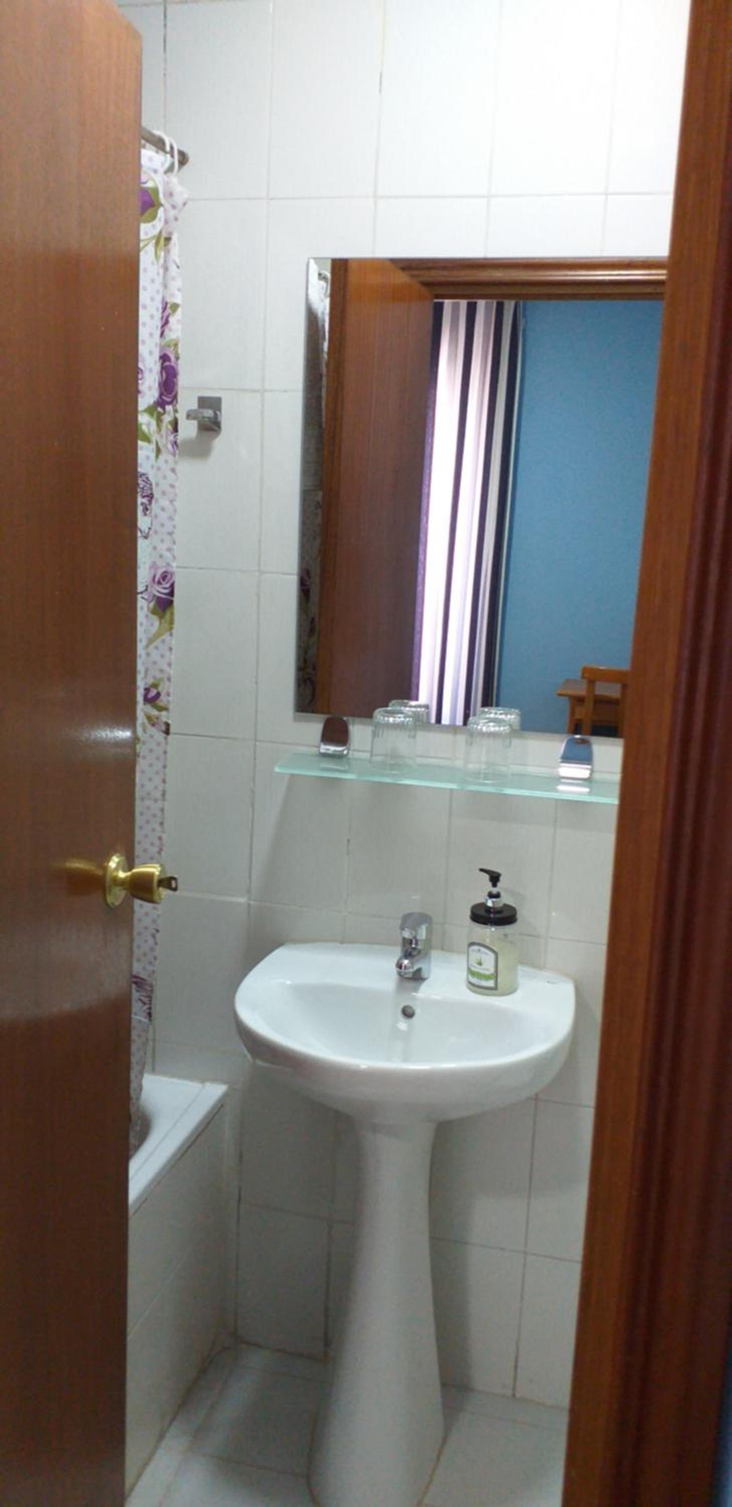 Double or Twin Room - Photo 11