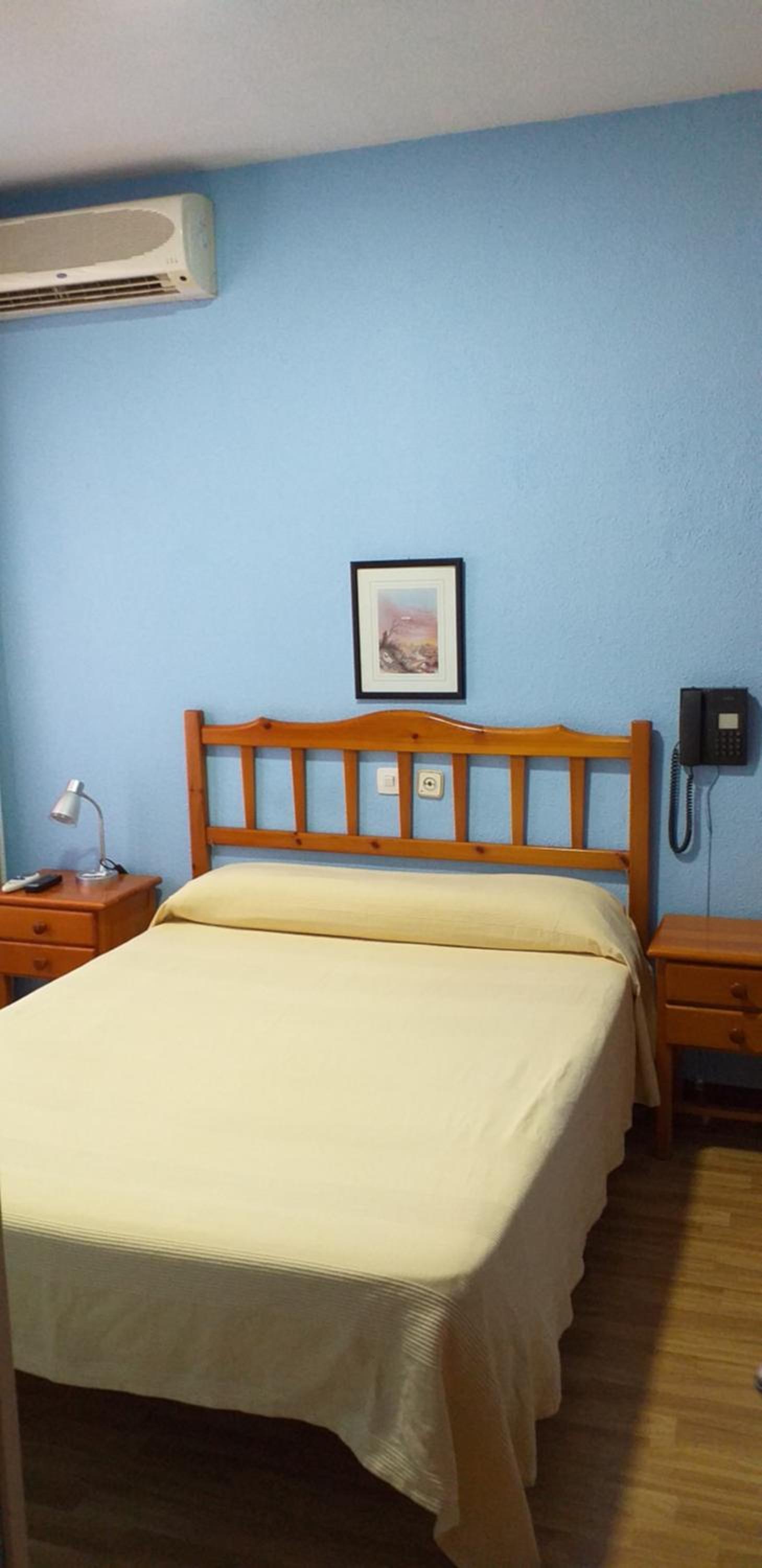 Double or Twin Room - Photo 5