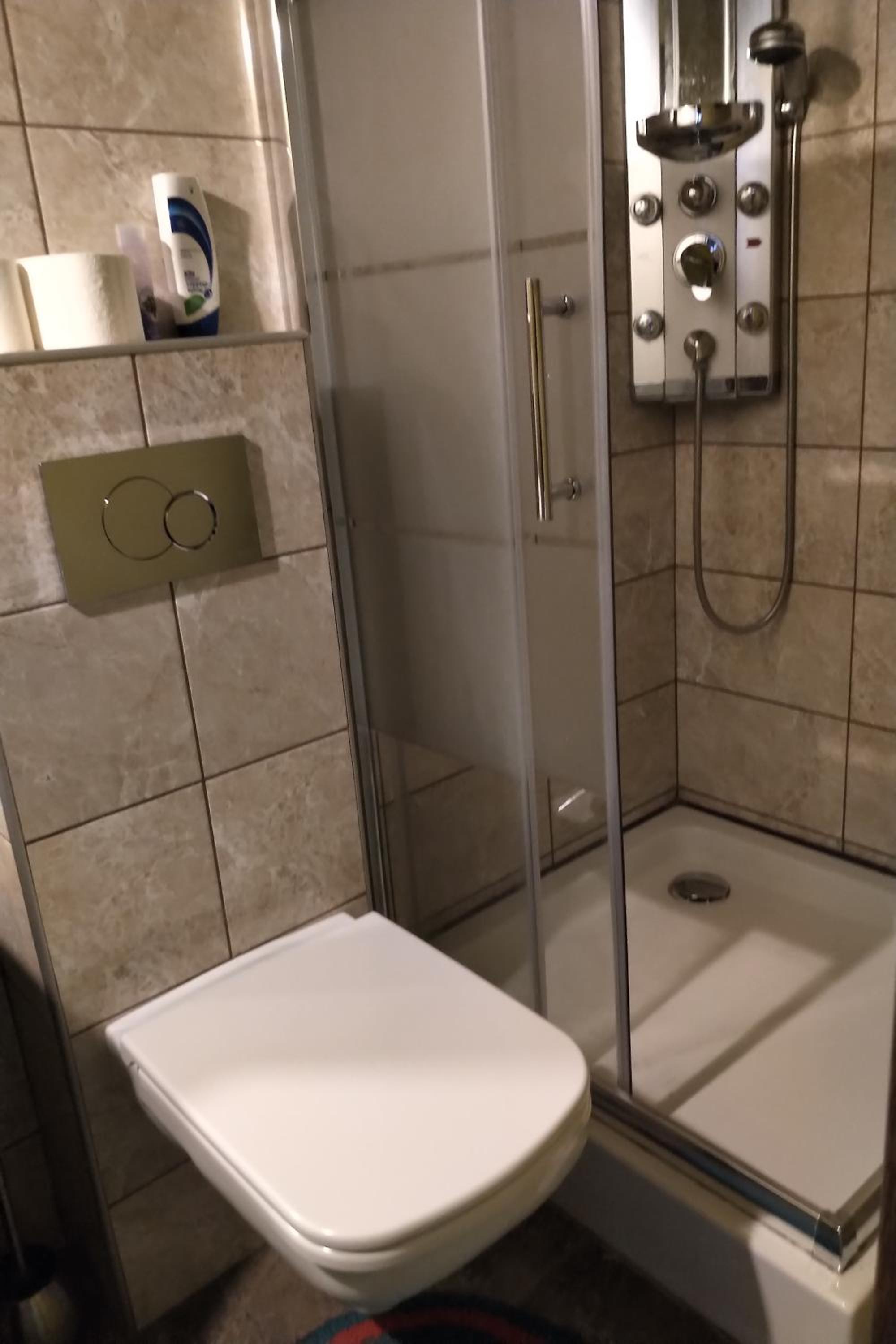 Deluxe Double Room with Balcony - Photo 4