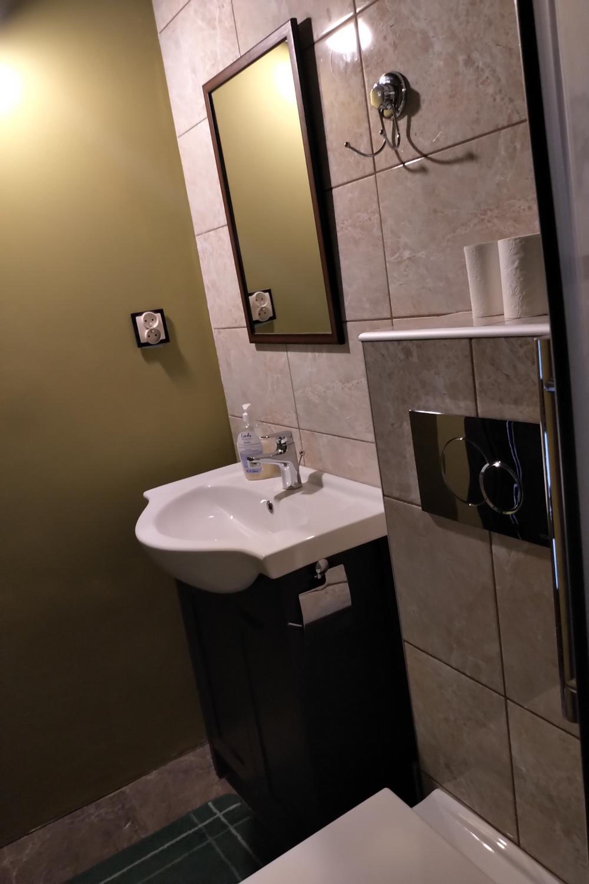Deluxe Double Room with Balcony - Photo 5