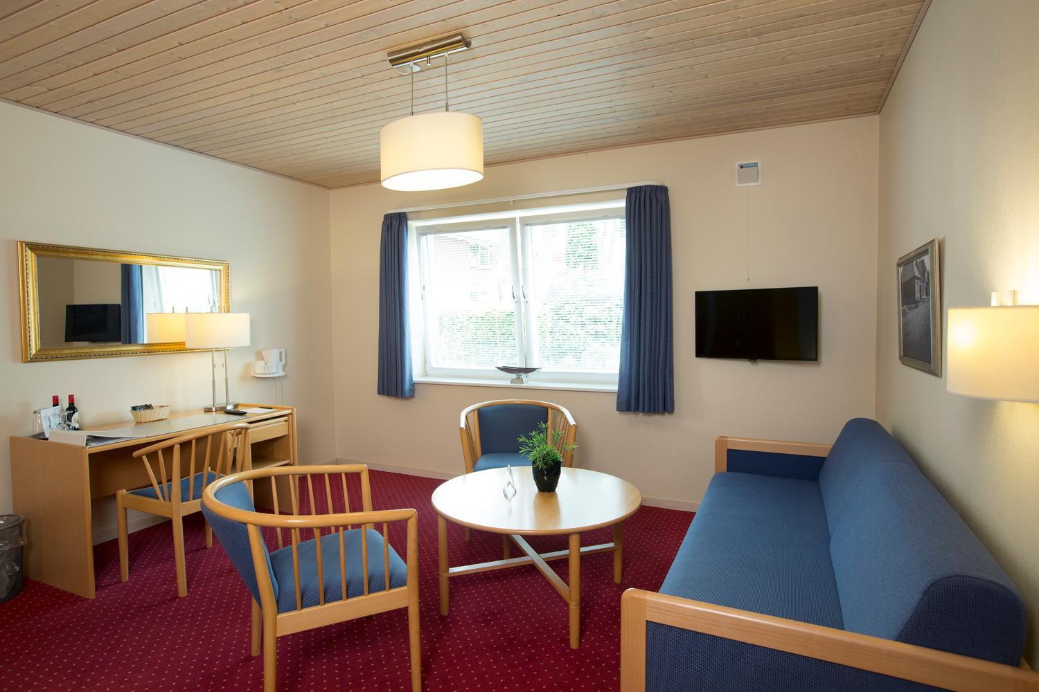 Large Double Room - Photo 2