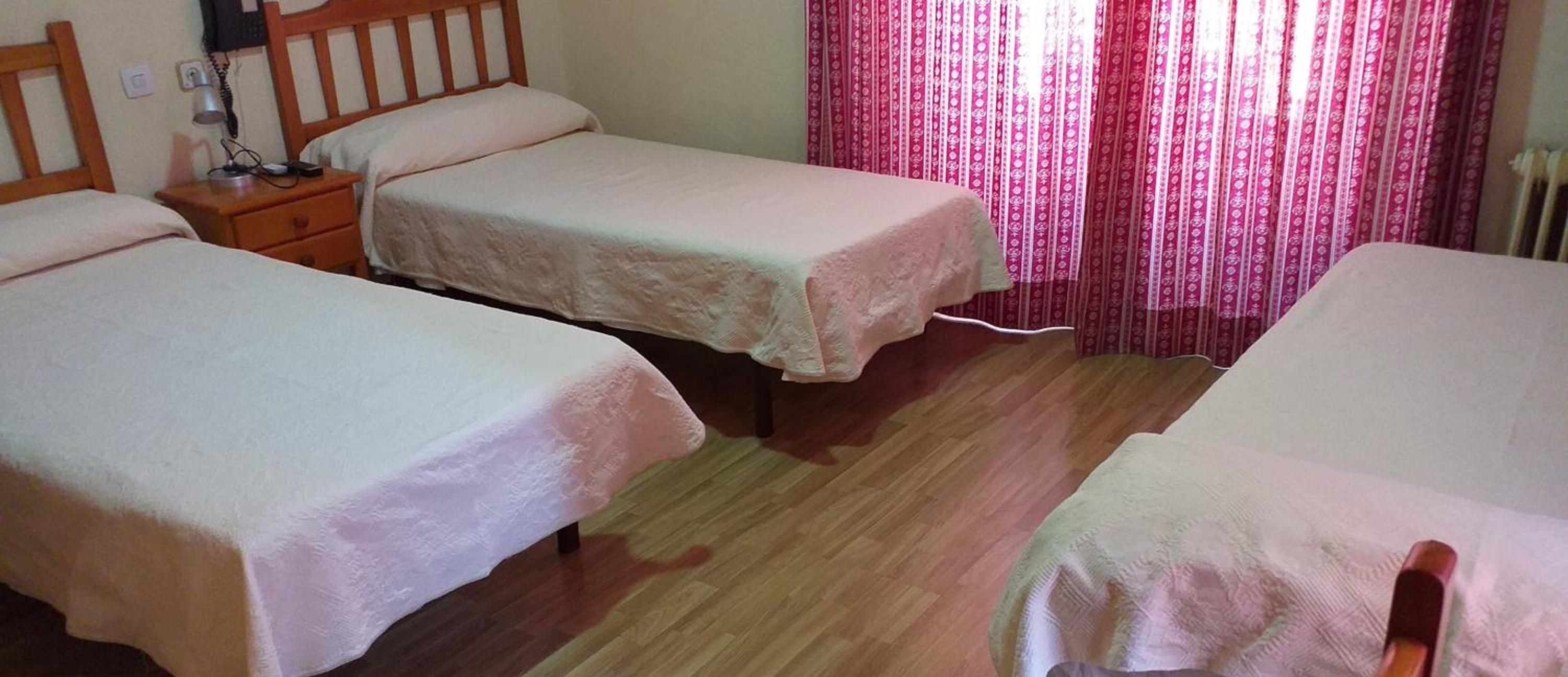 Triple Room - Photo 8