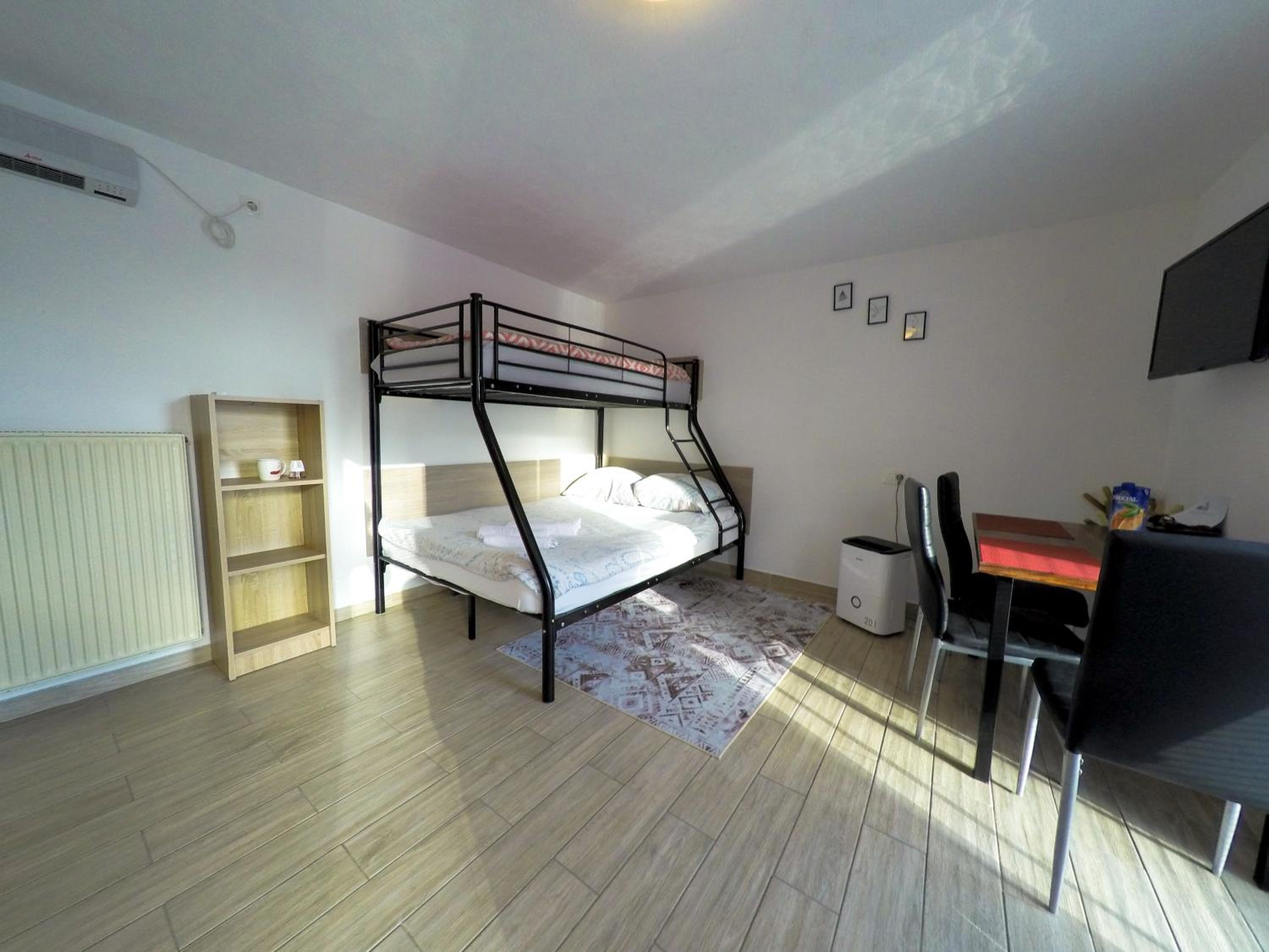 Studio Apartment photo 1