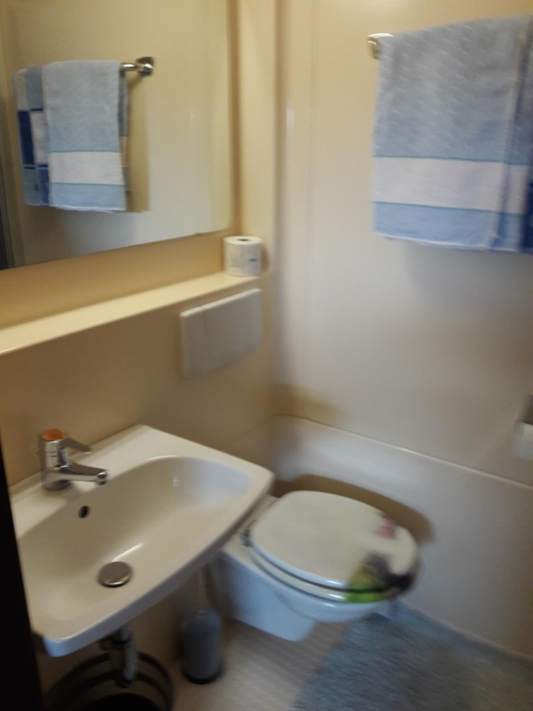 One-Bedroom Apartment - Photo 8