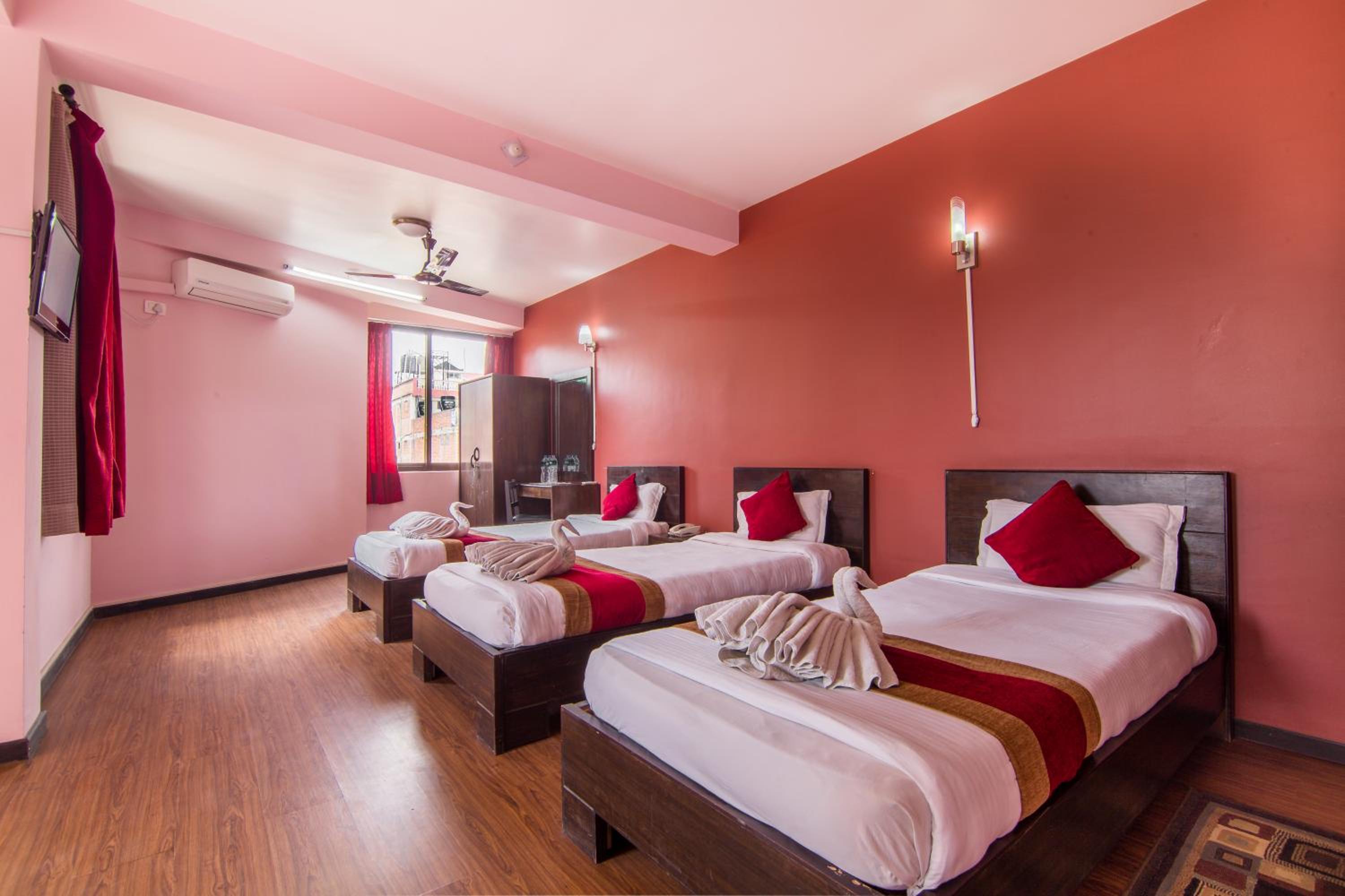 Standard Triple Room with 24-hour Check-in & Check-out photo 1