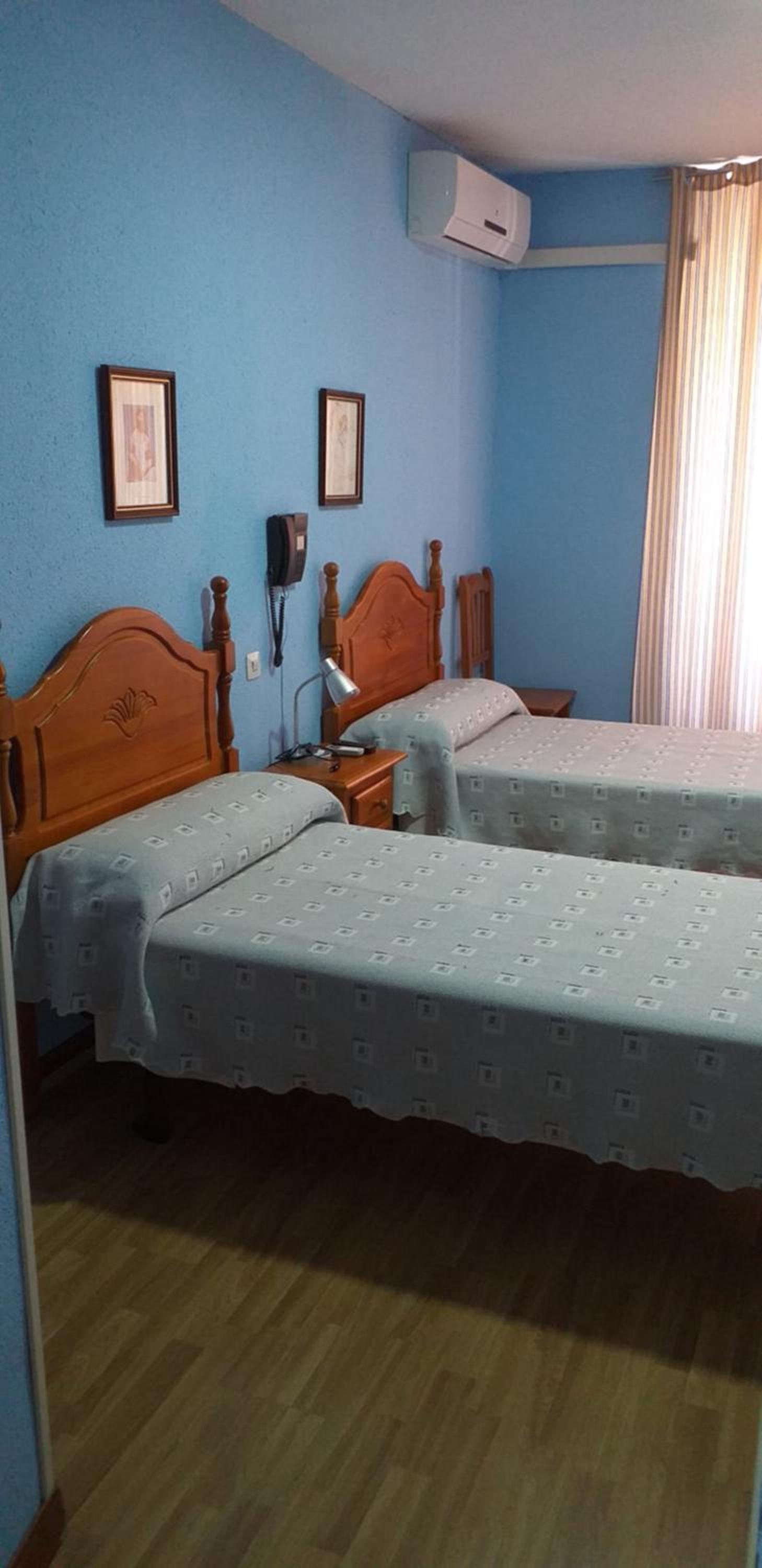 Double or Twin Room - Photo 3
