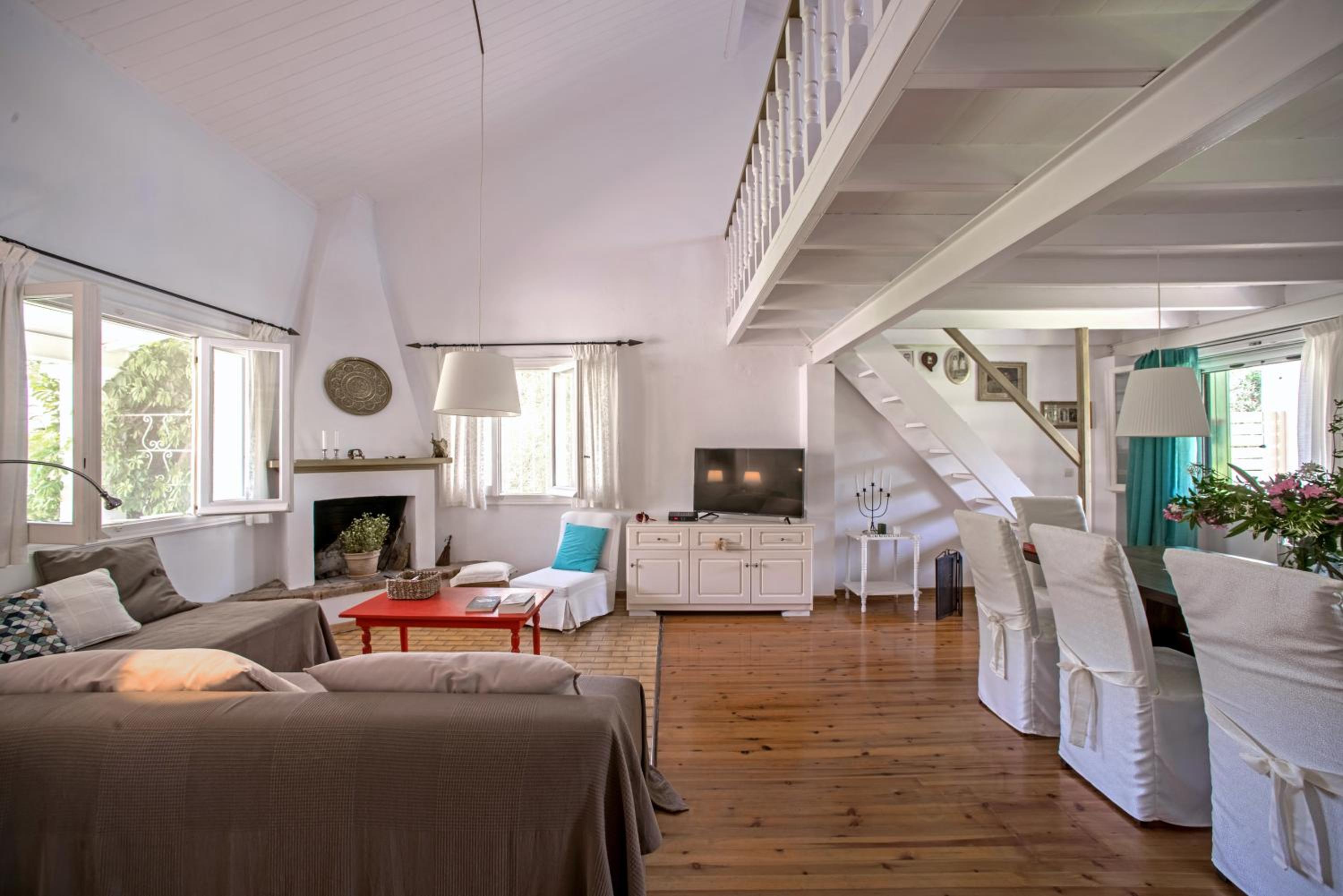 Three-Bedroom Villa photo 1
