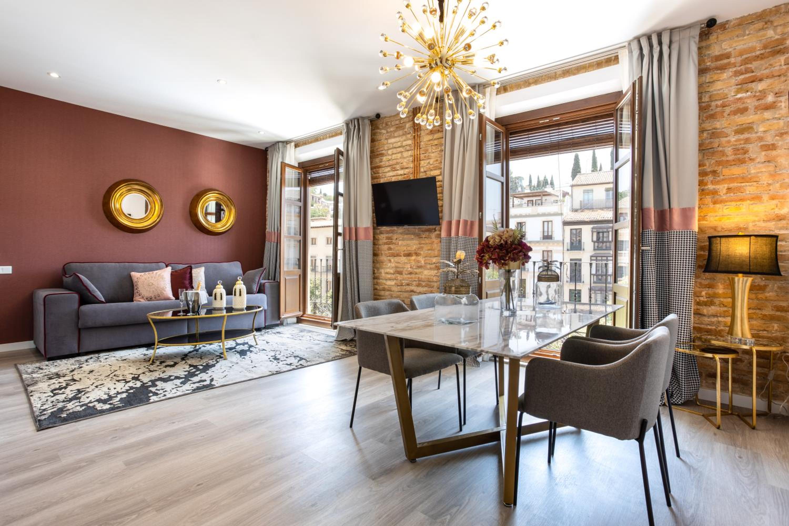 Superior One Bedroom Apartment