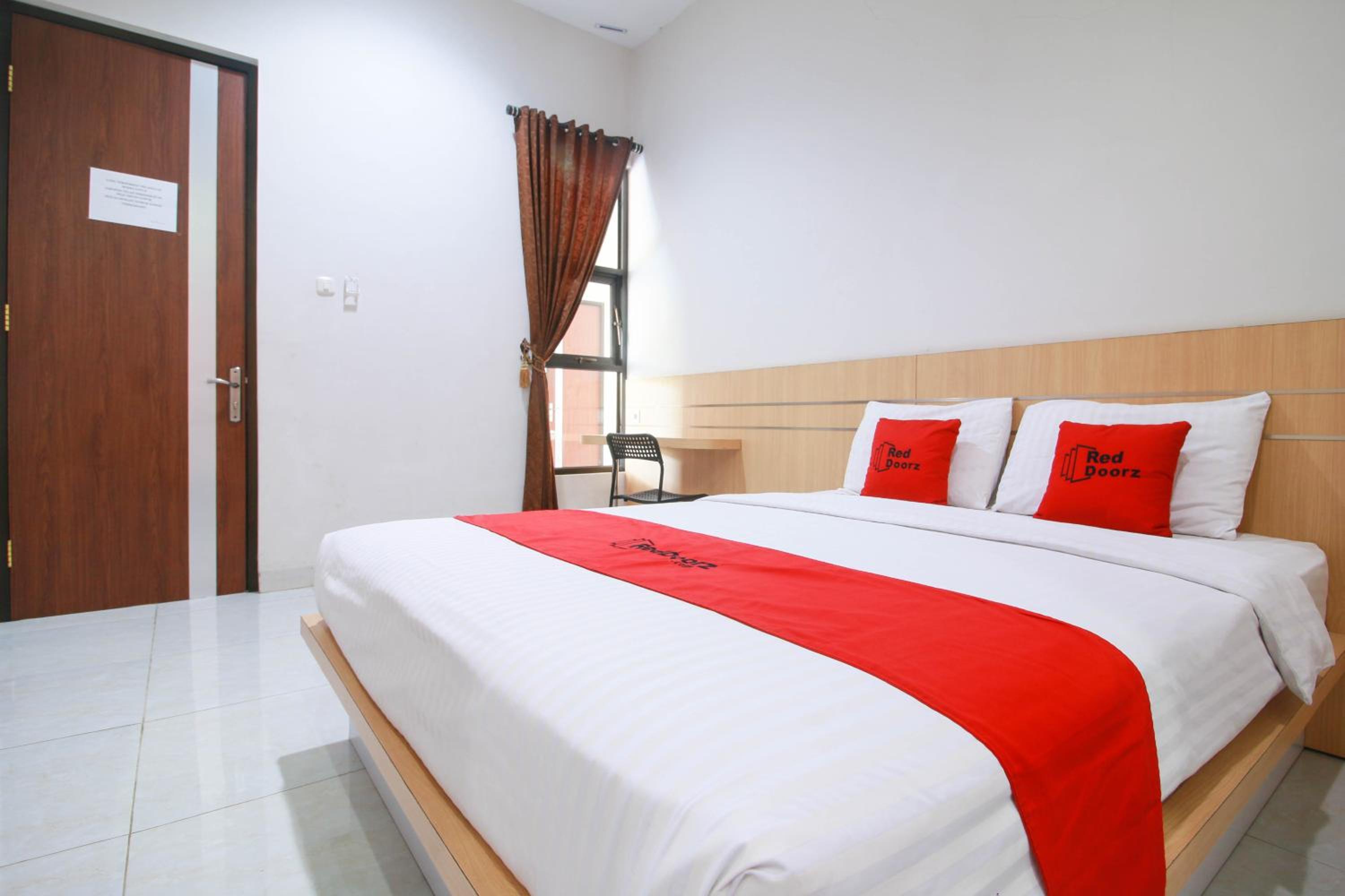 Deluxe Double Room - Photo 9
