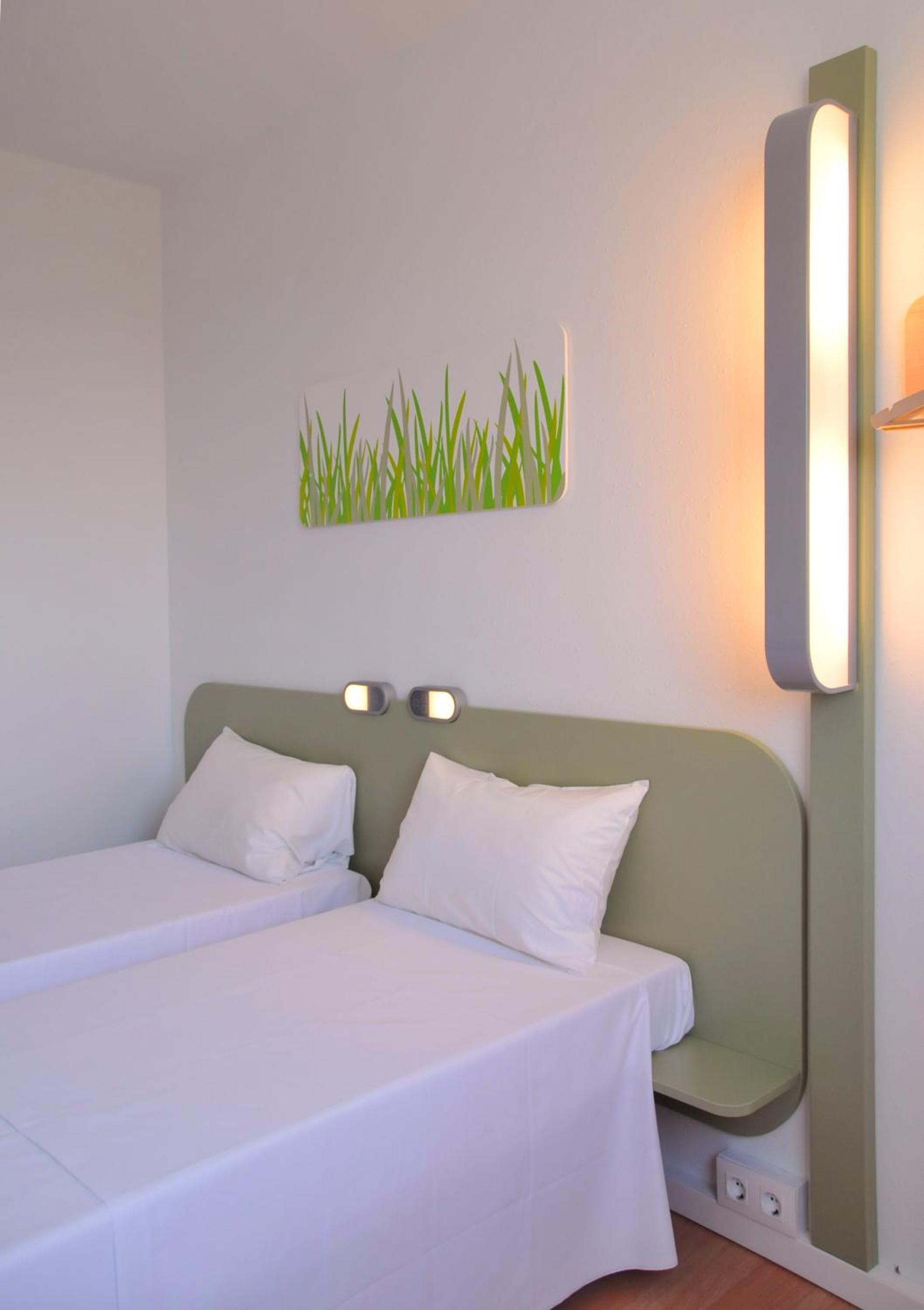 Standard Twin Room photo 1