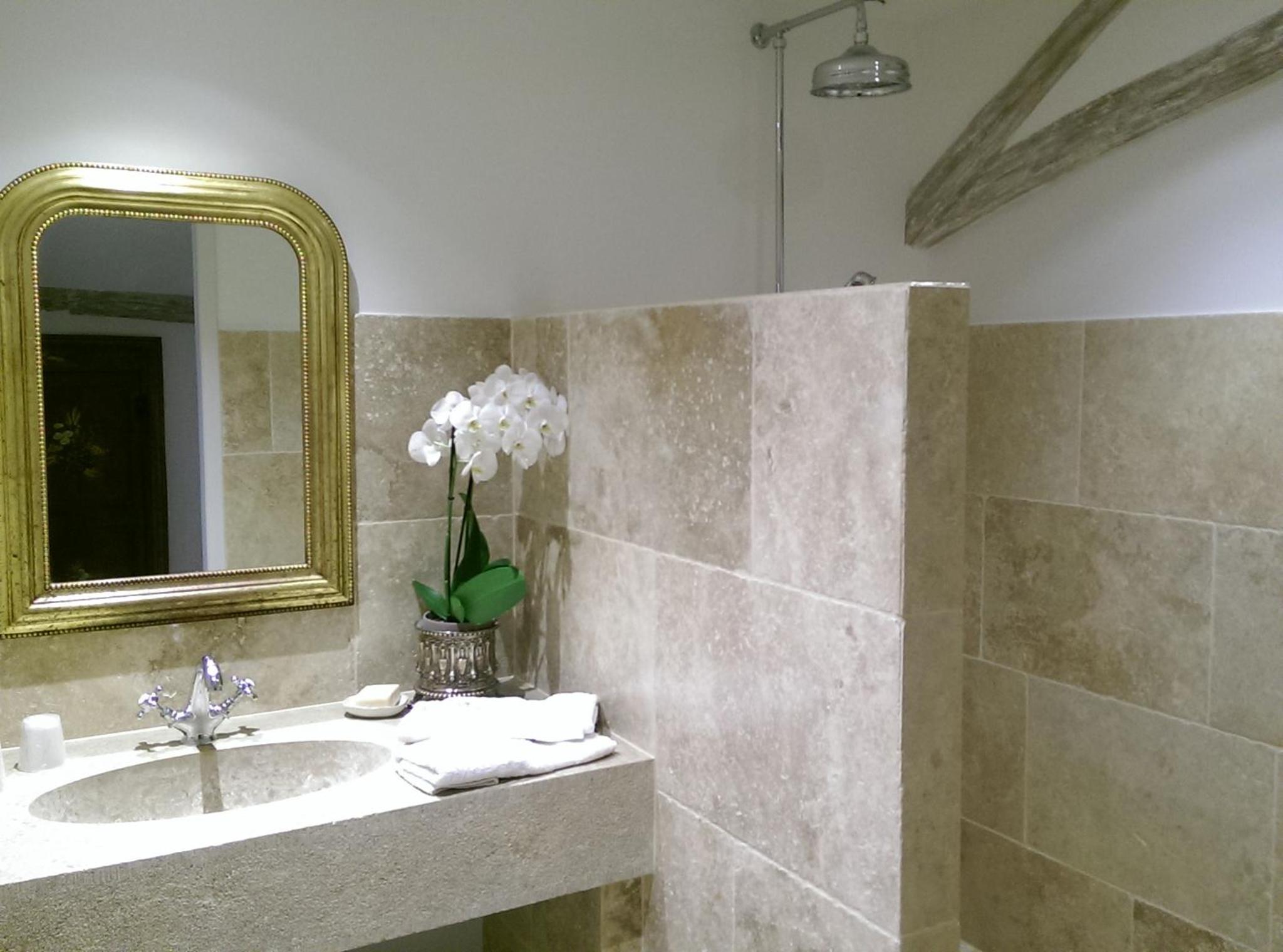 Suite - Photo 4