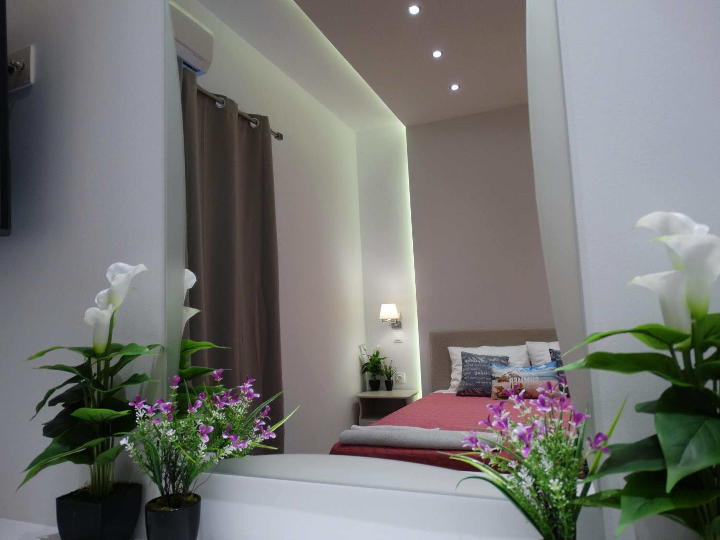 Deluxe Double Room with Balcony photo 1