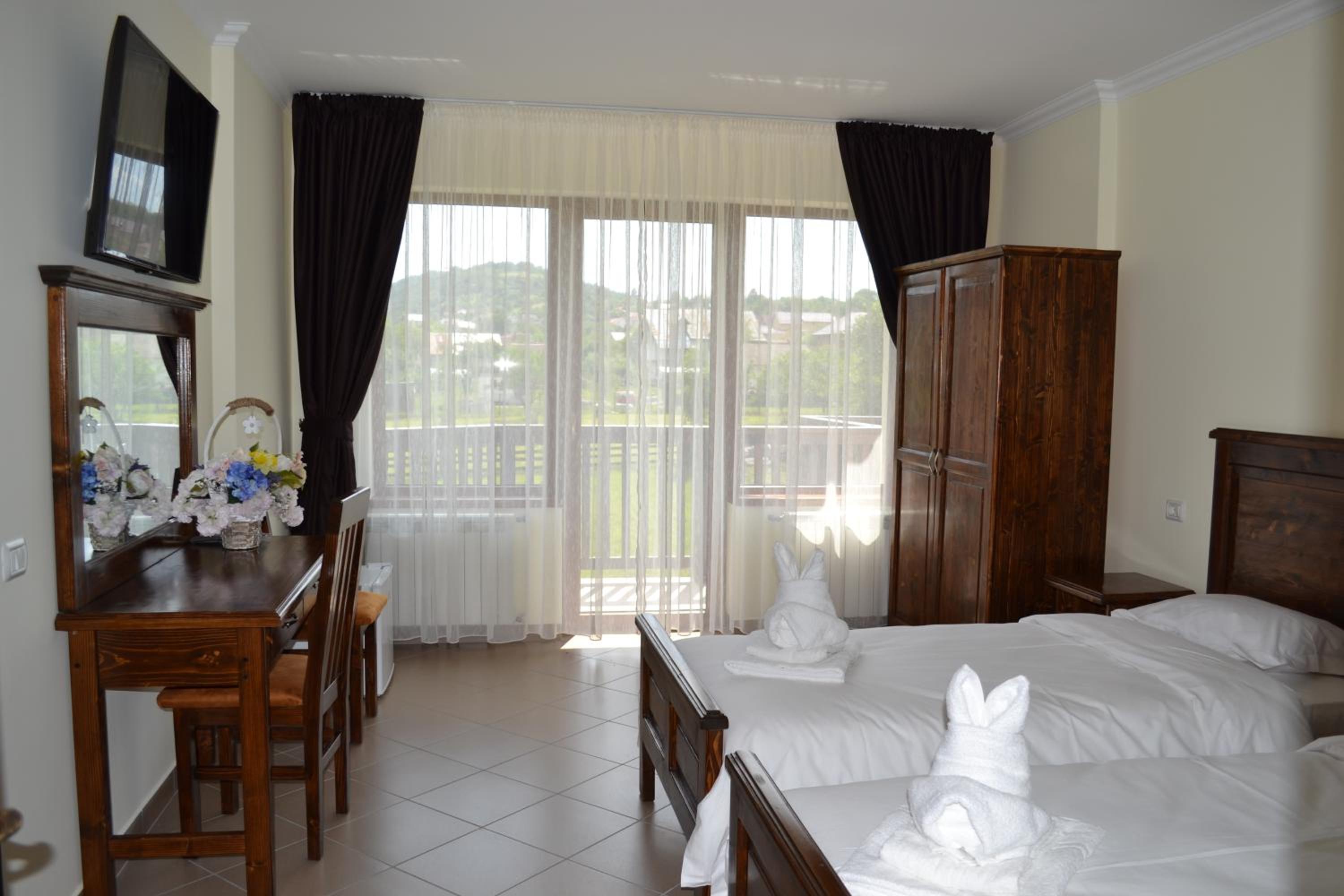 Double or Twin Room photo 3