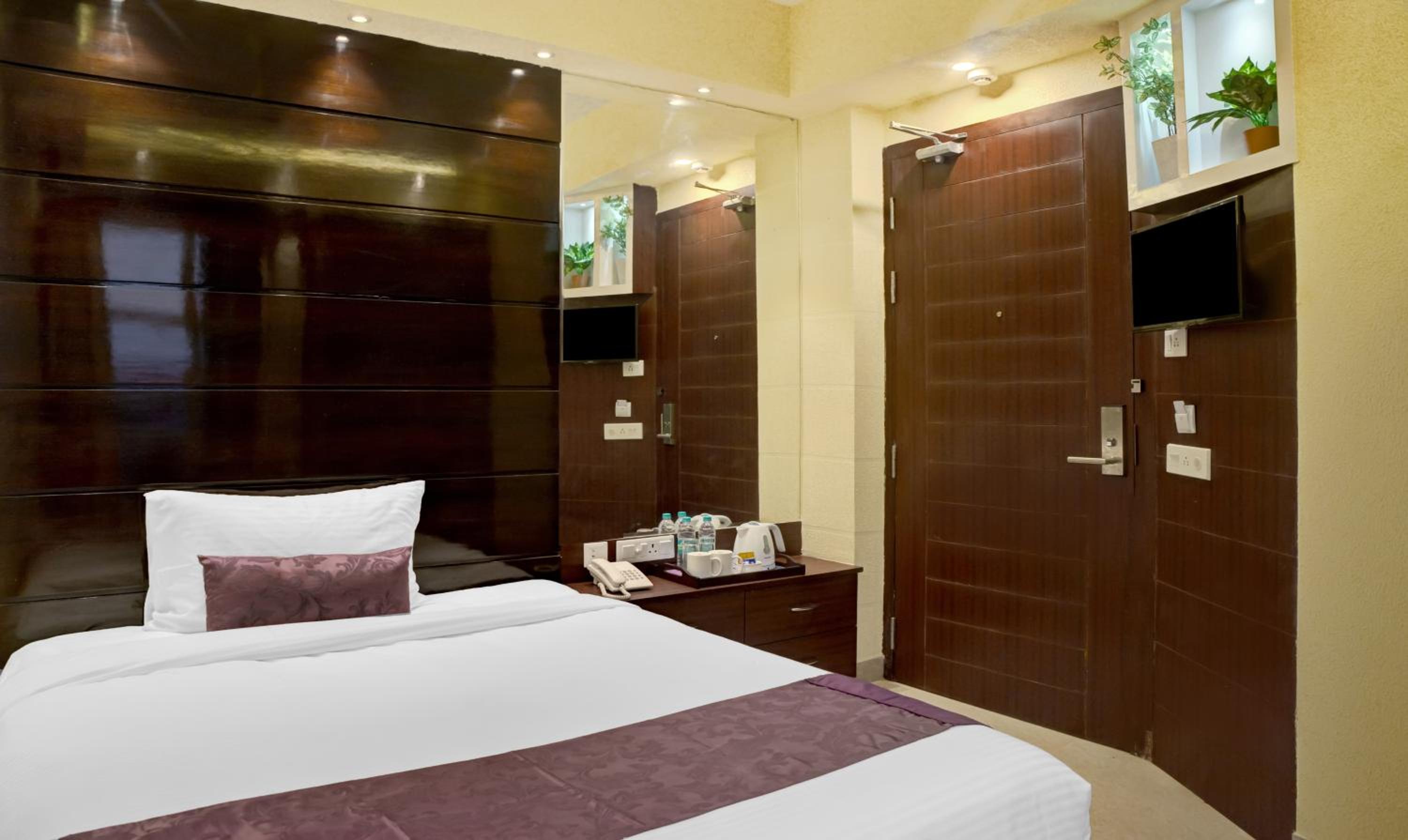 Economy Room
