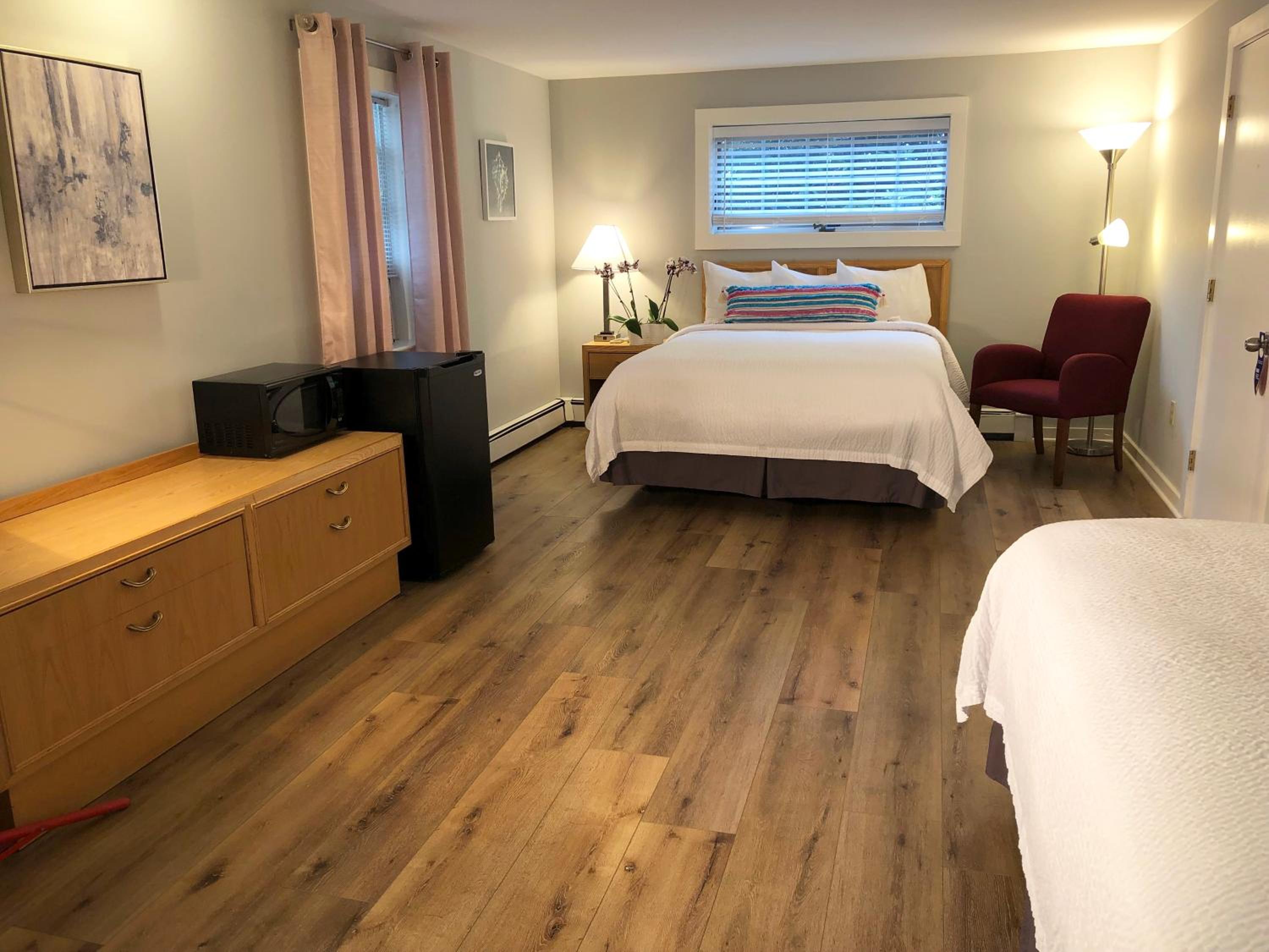 Deluxe Queen Room With Two Queen Beds - Disability Access photo 1
