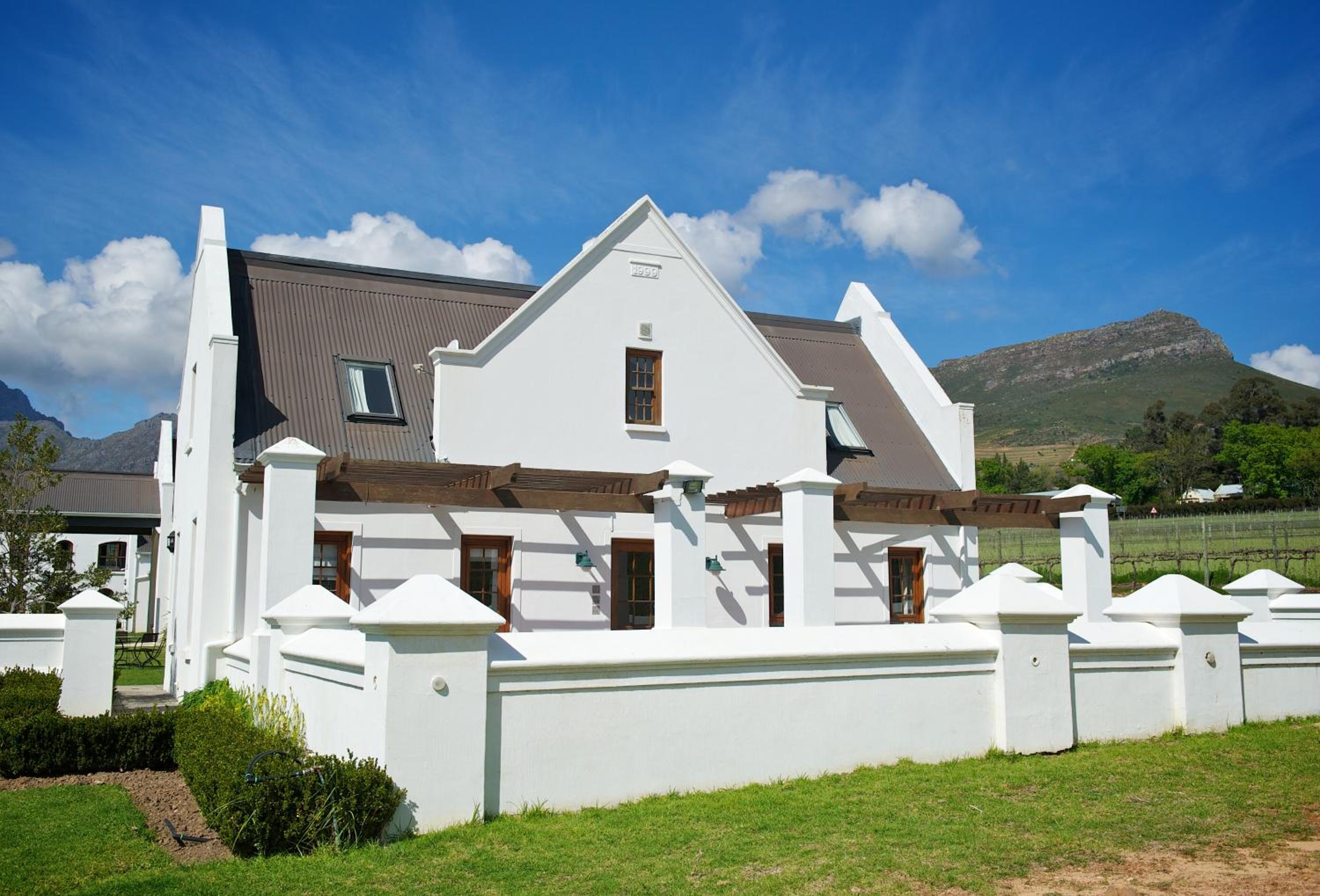 Family Cottage (6 Adults) - Photo 4